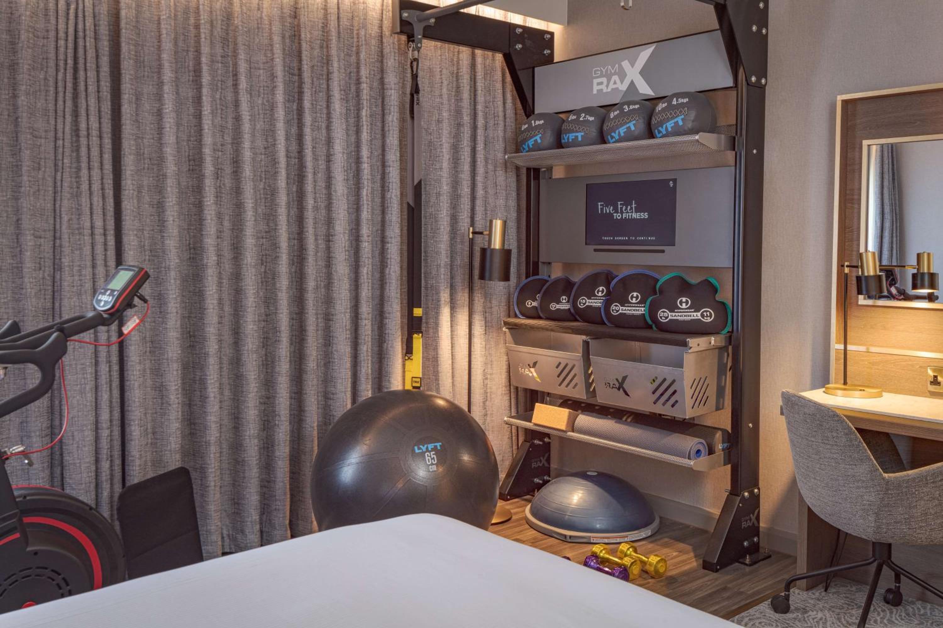 Queen Fitness Room thumbnail 5