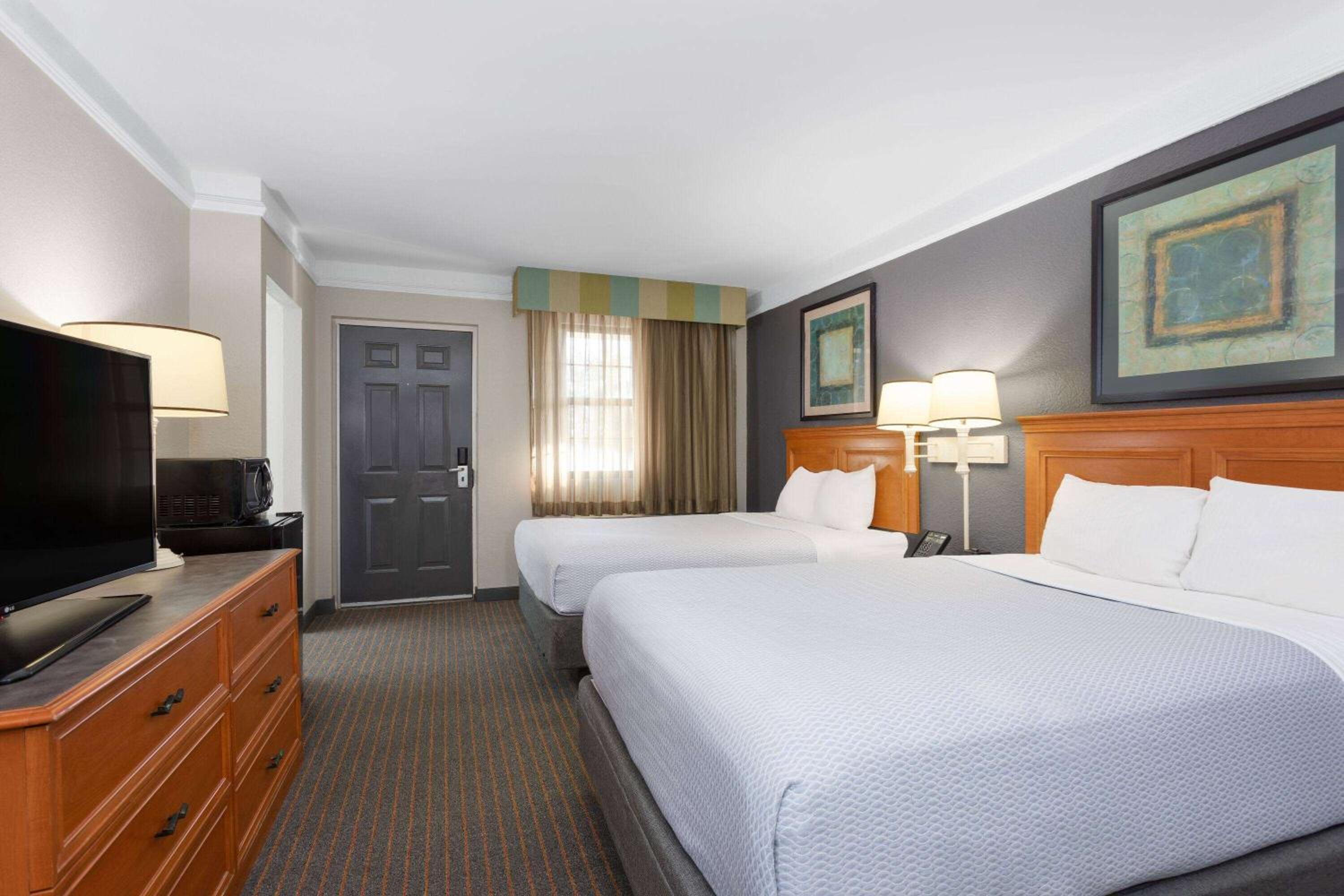Double Room with Two Double Beds - Non-Smoking - Photo 1