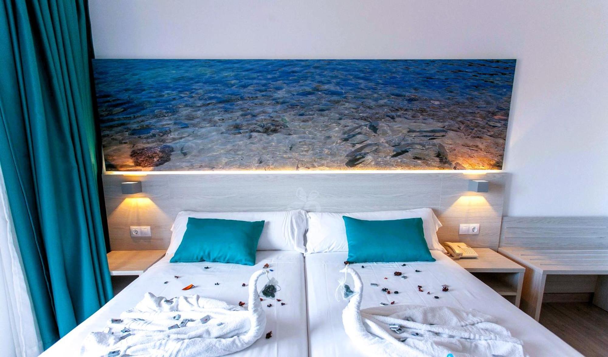 Habitación Premium Doble con Vista al Mar y Balcón