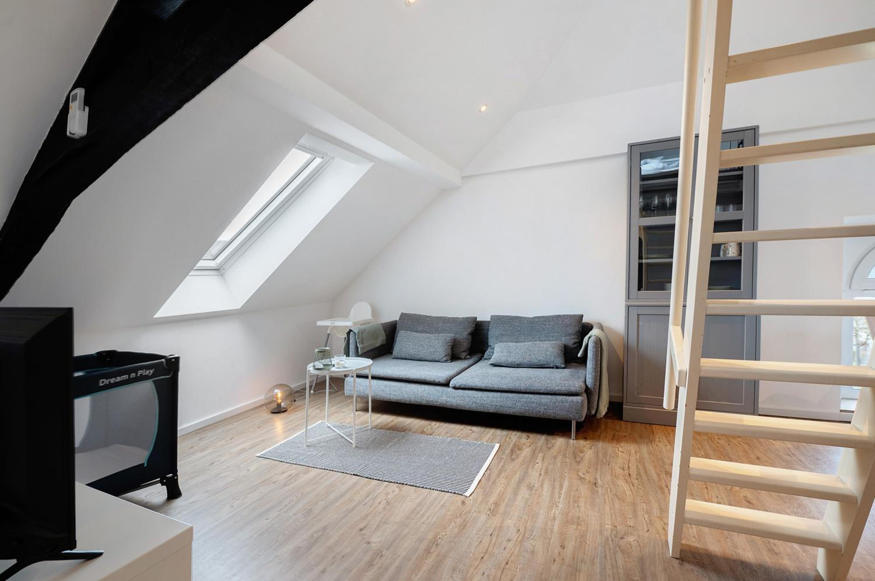 Two-Bedroom Apartment with Mountain View
