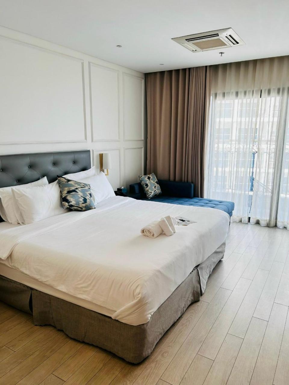 Deluxe Double Room with Balcony and Sea View