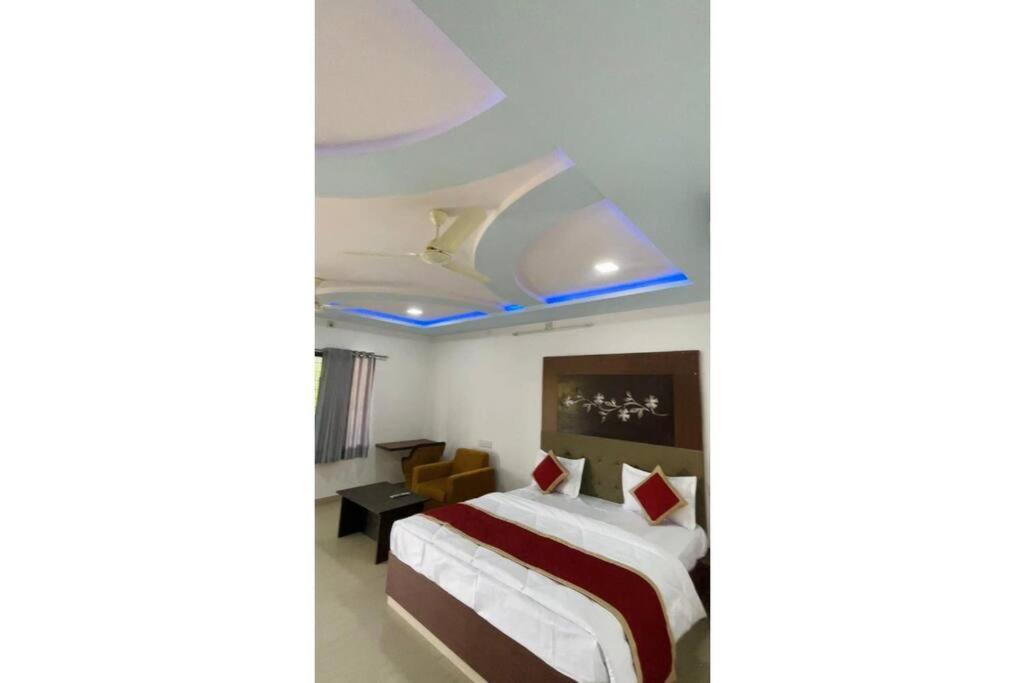 Villa photo 1