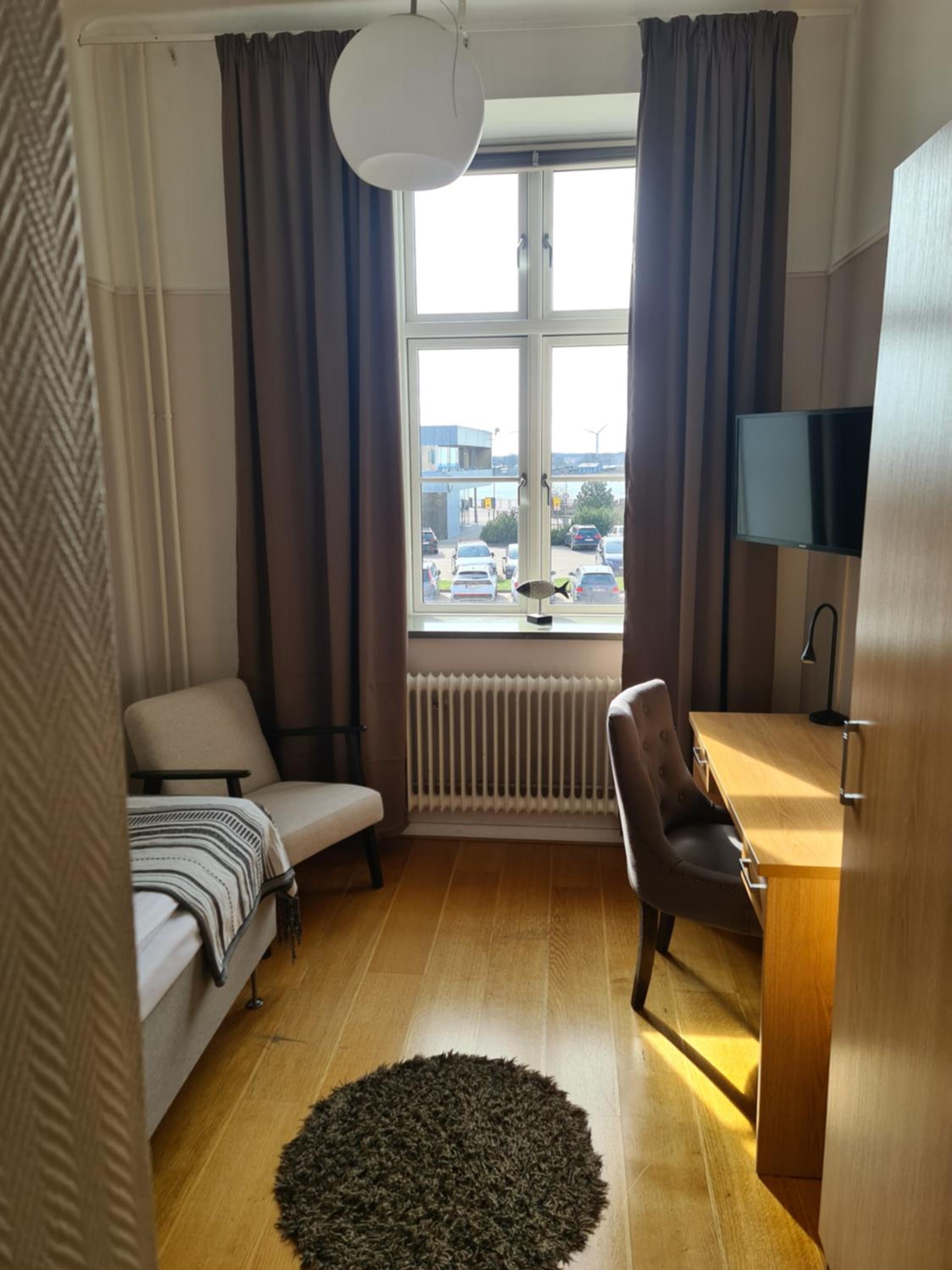 Single Room photo 2