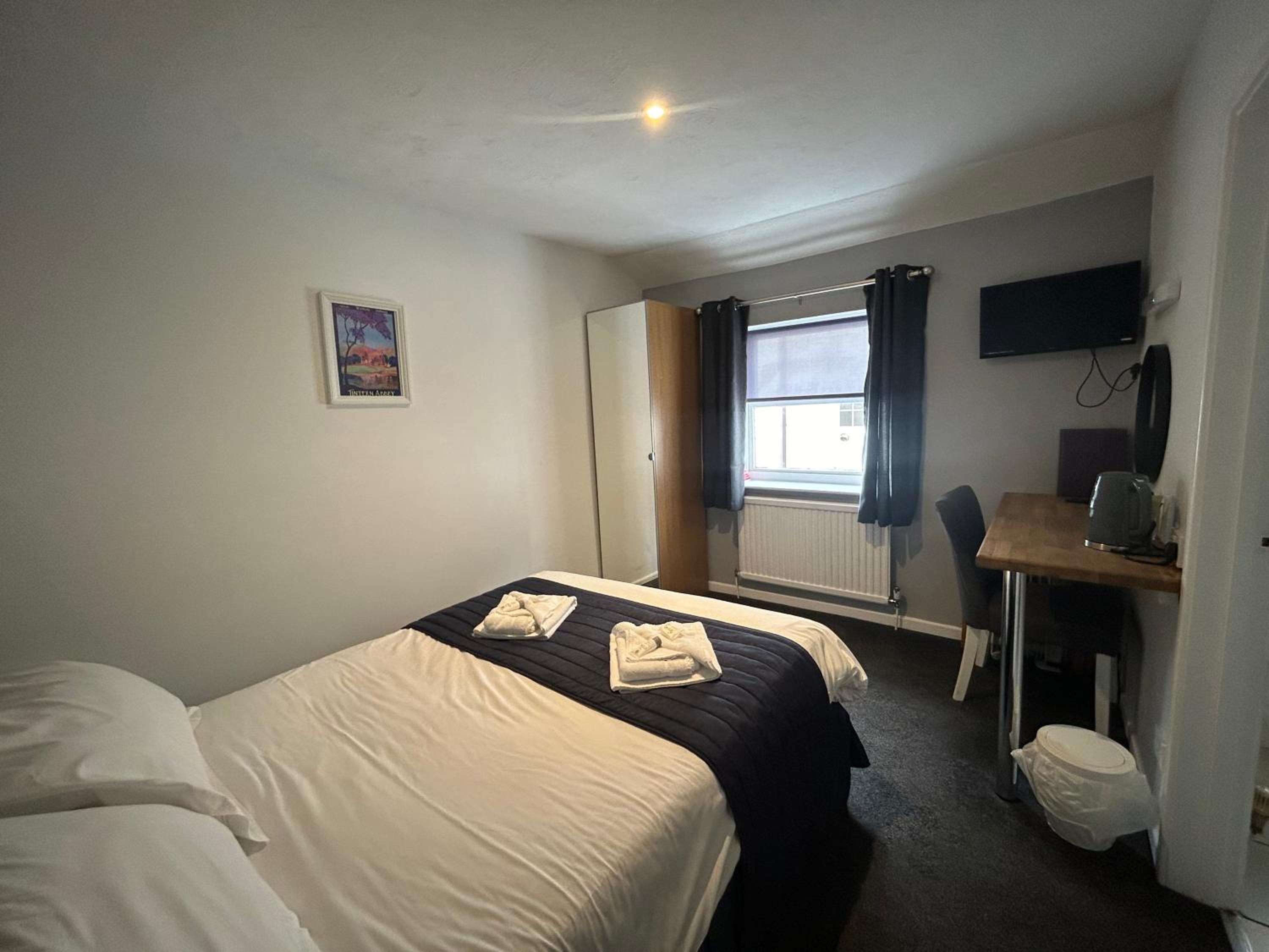 Double Room - Photo 3