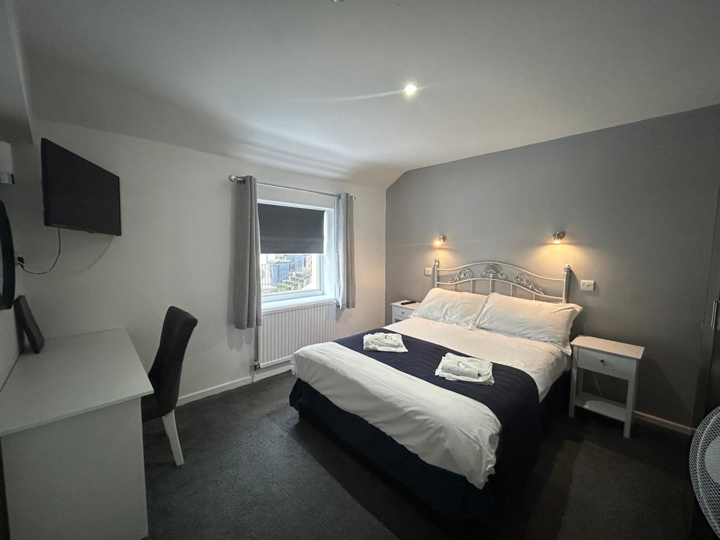 Double Room - Photo 2