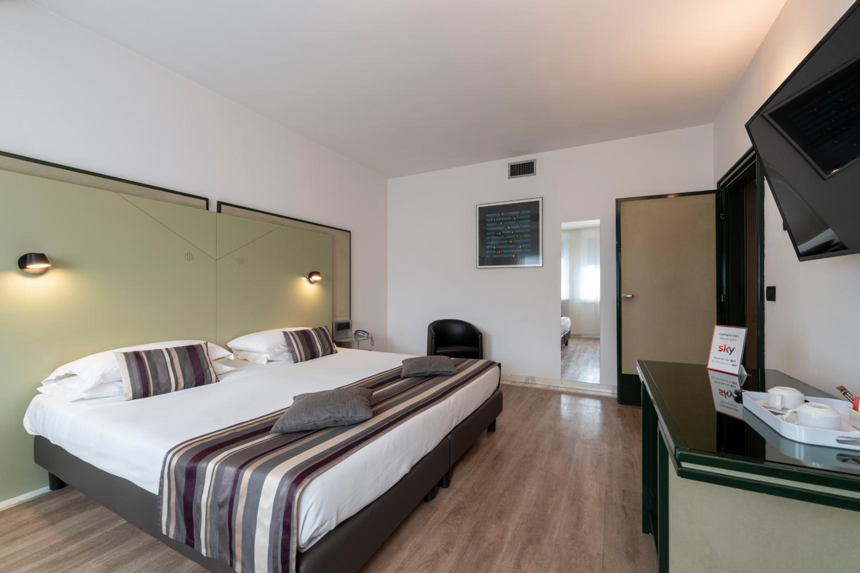 Standard Double Room - Photo 1