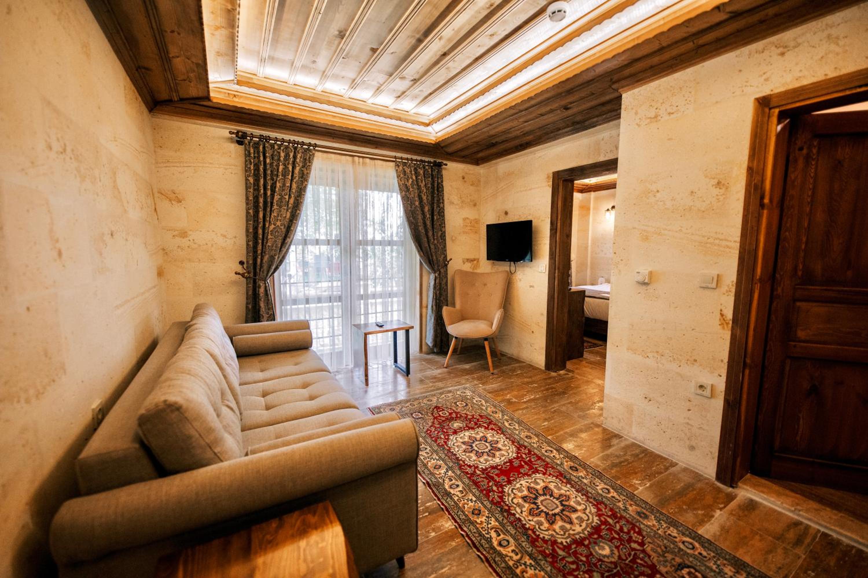 Family Room with Bath - Photo 3