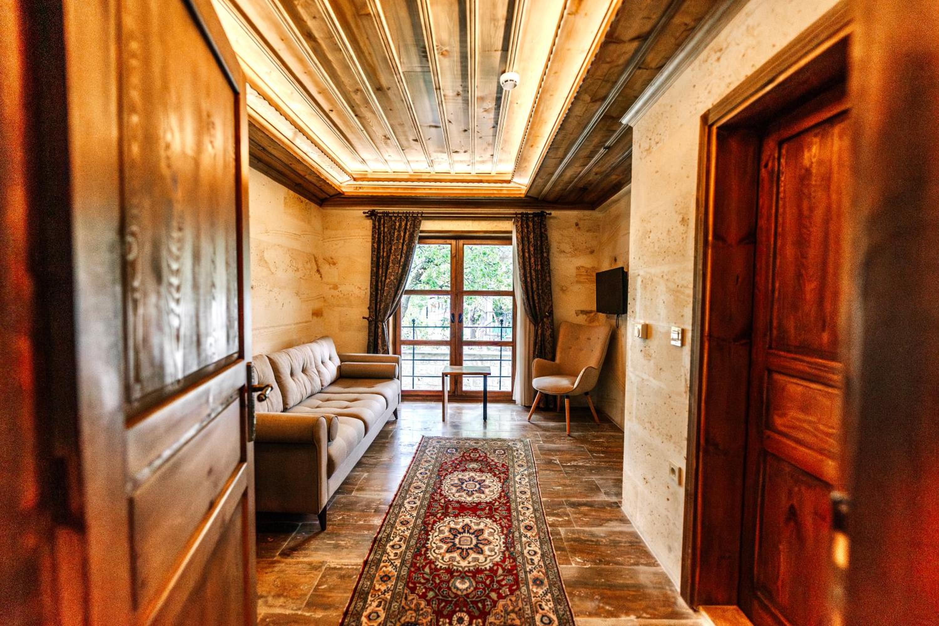 Family Room with Bath - Photo 2