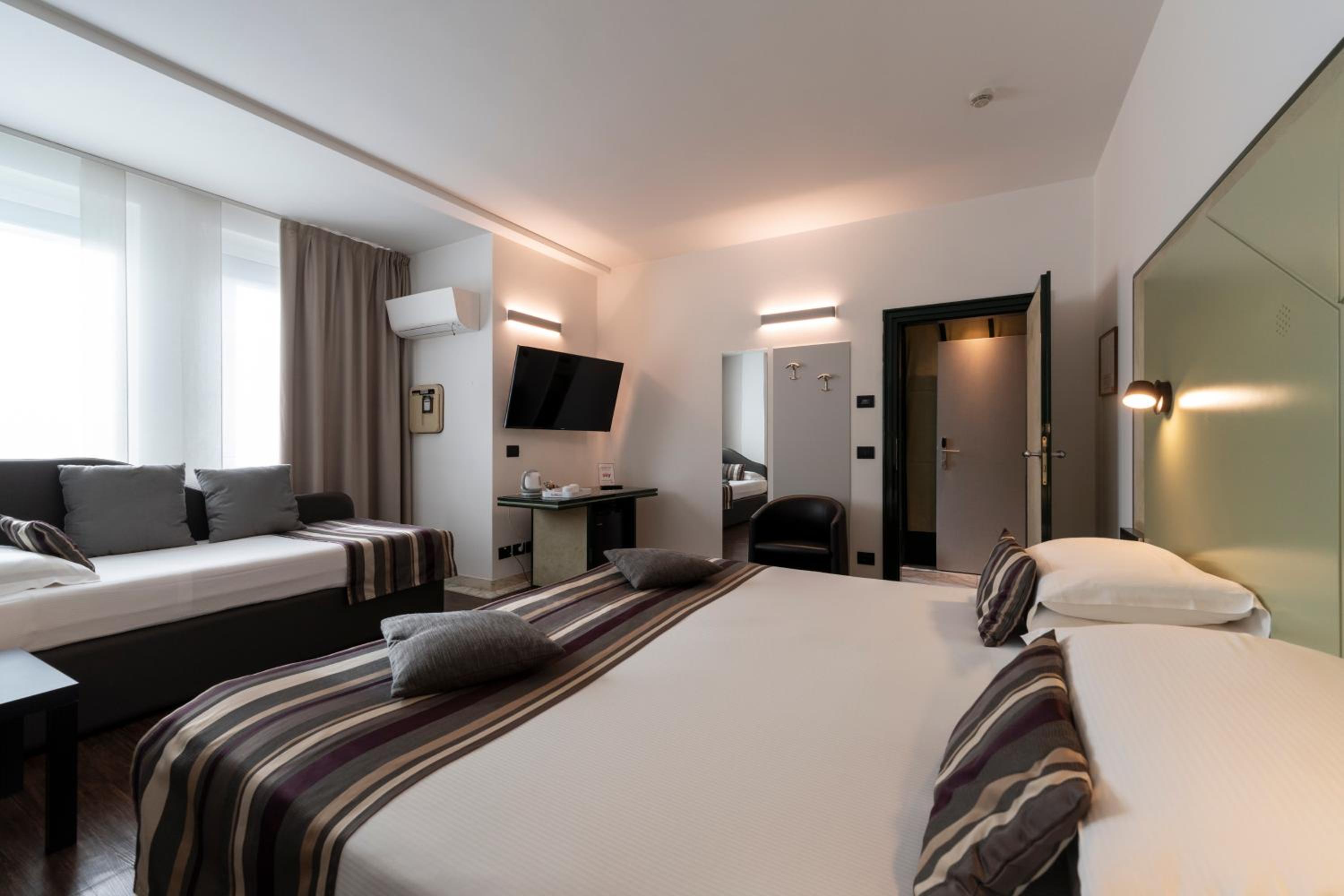 Deluxe Triple Room photo 1