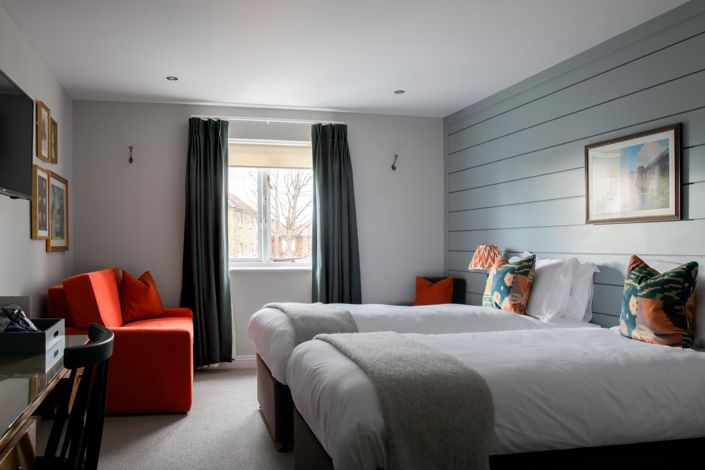 Standard Twin Room - Photo 2