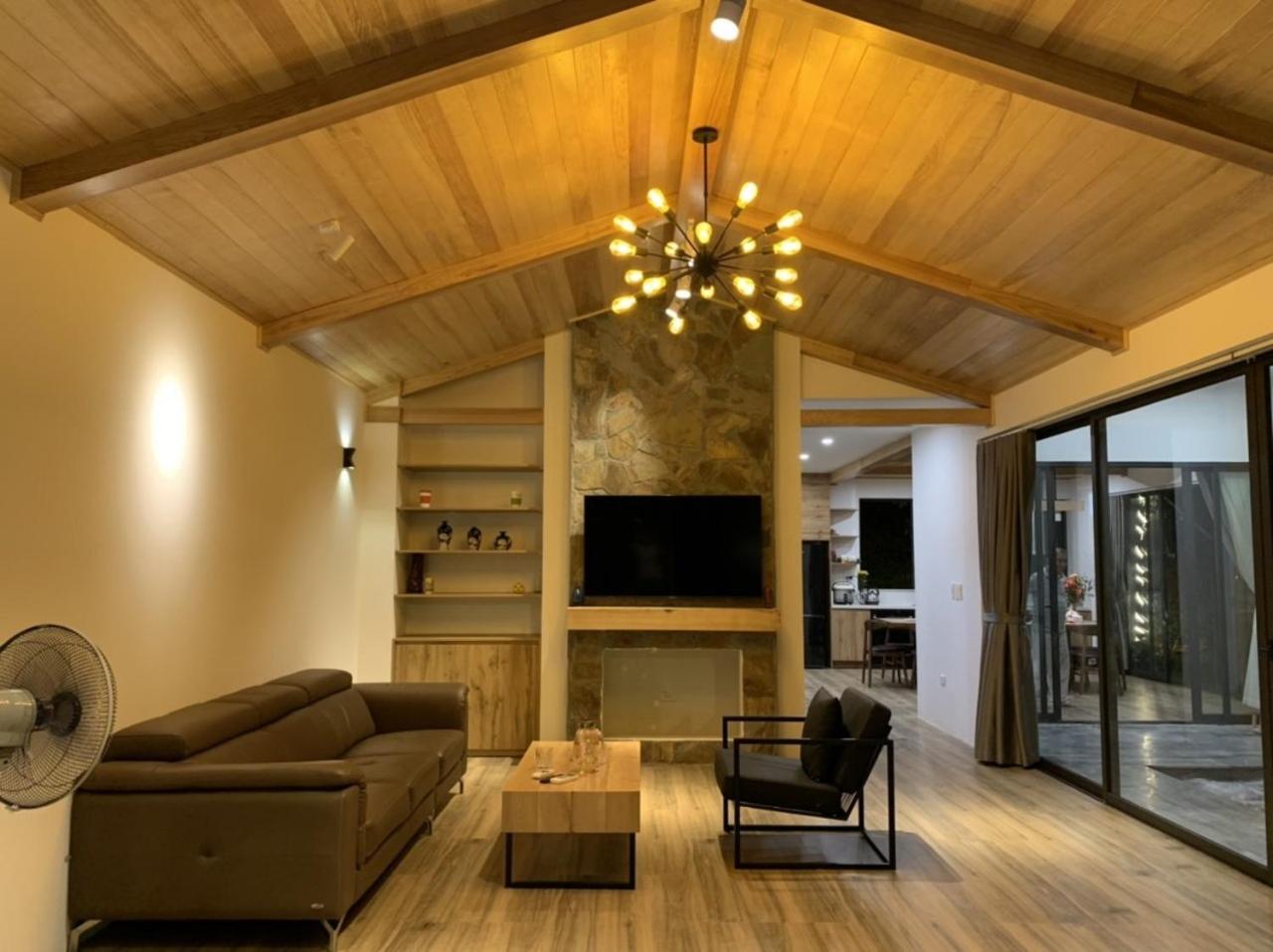 Three-Bedroom Villa photo 1