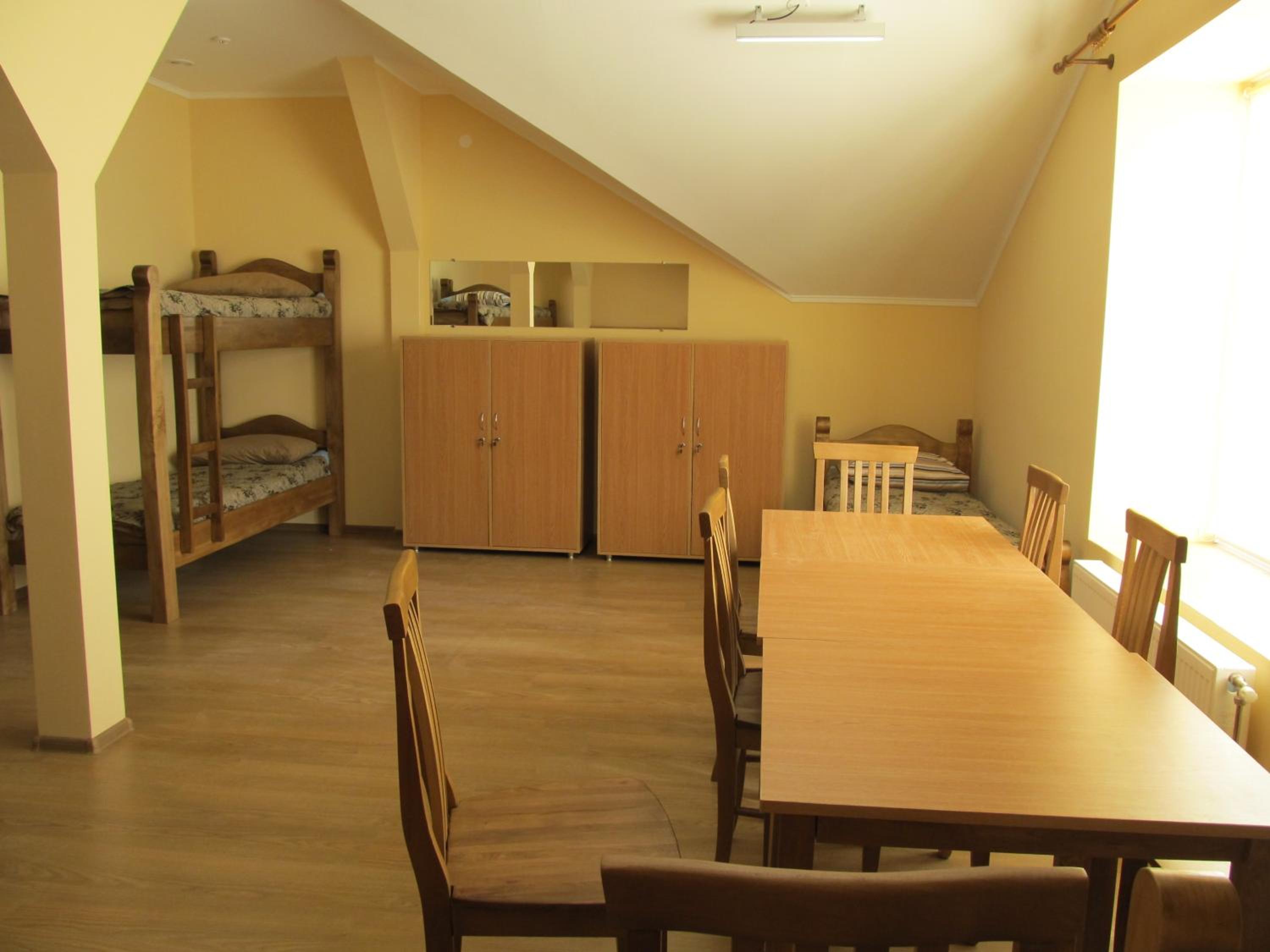 Bed in 8-Bed Dormitory Room photo 1