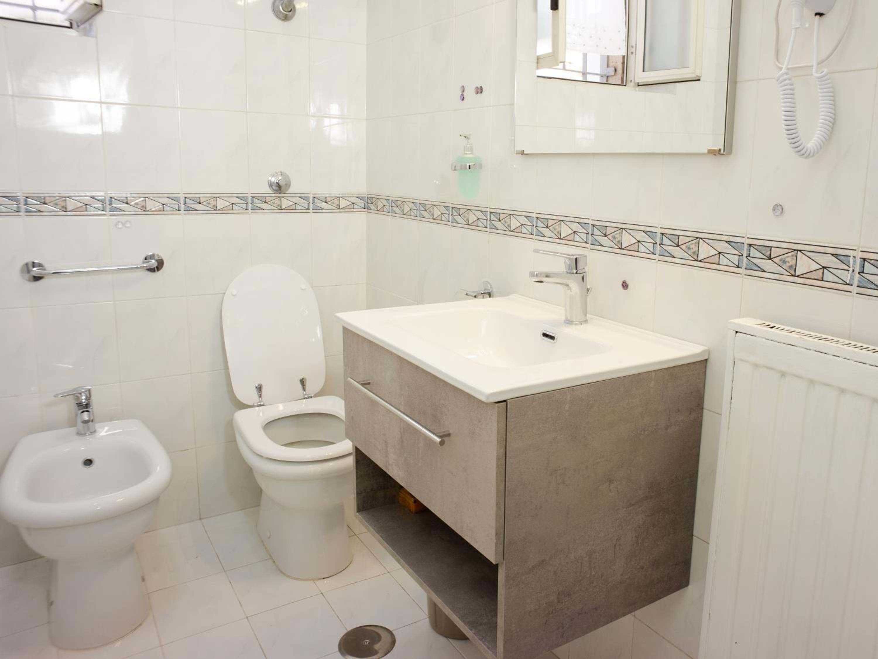 Double Room with Shared Bathroom photo 2