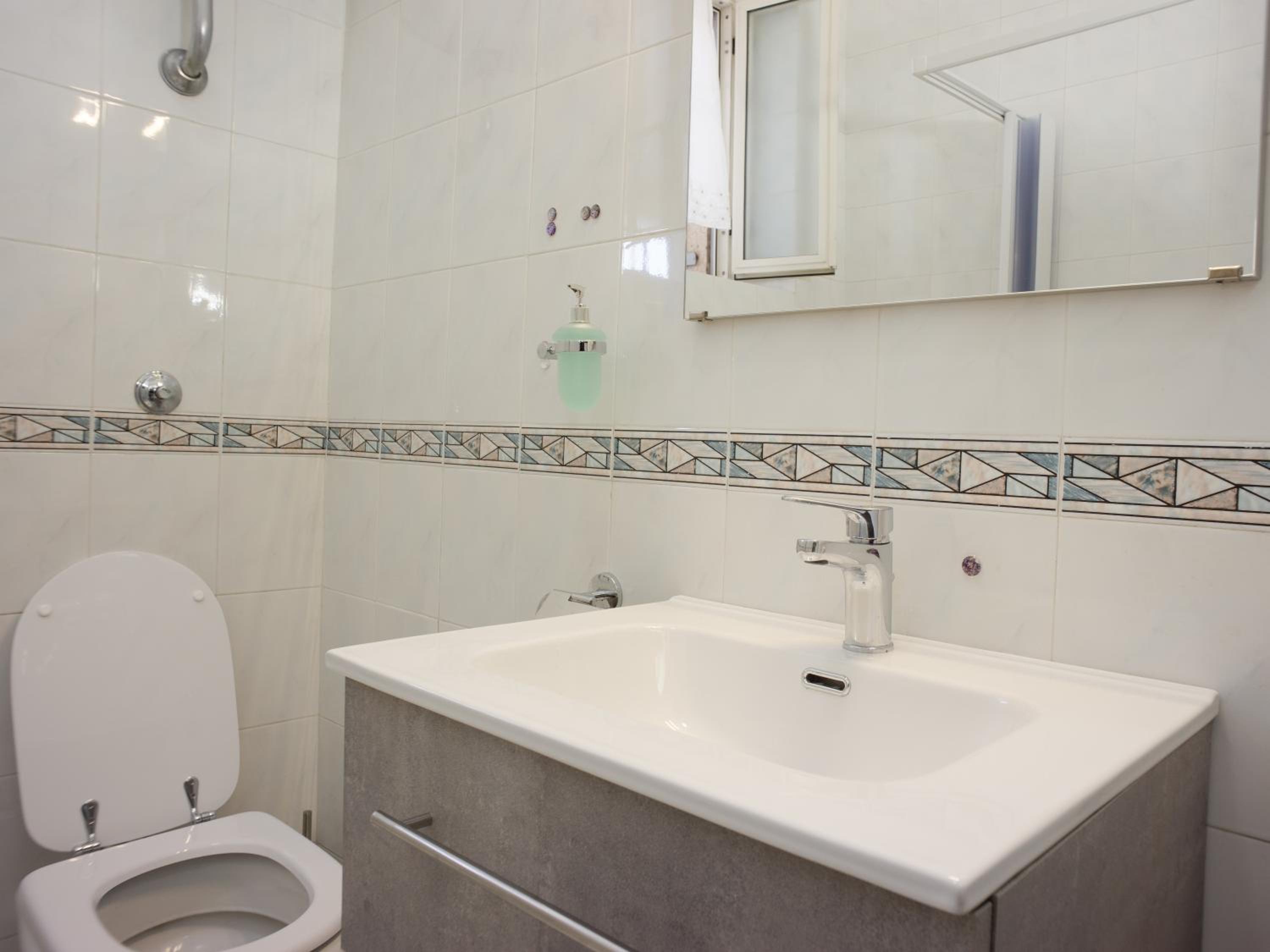 Budget Double Room photo 2