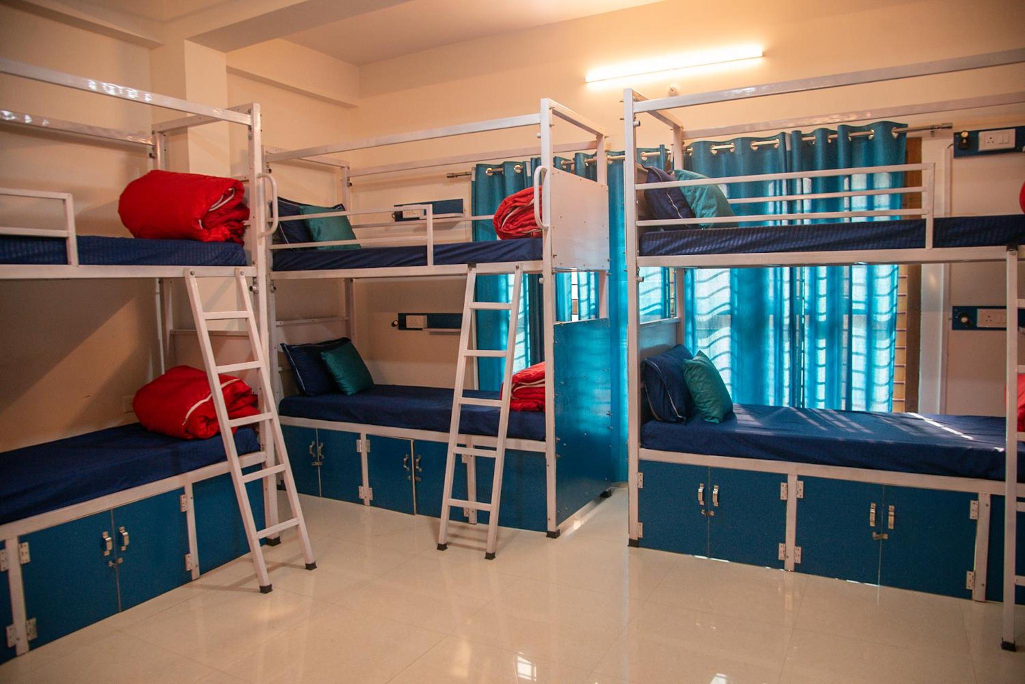 Bed in 10-Bed Mixed Dormitory Room photo 1