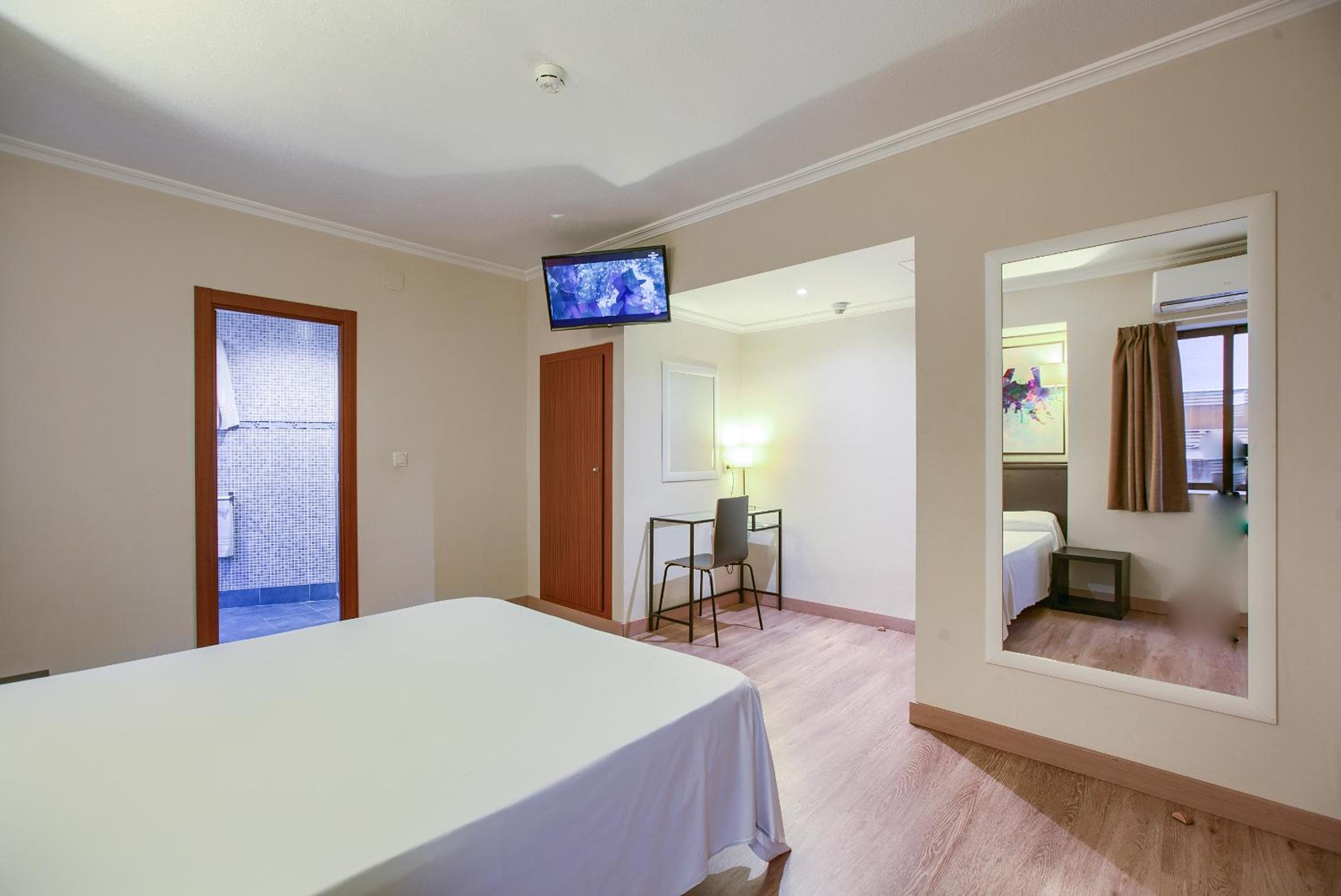 Double Room - Photo 1