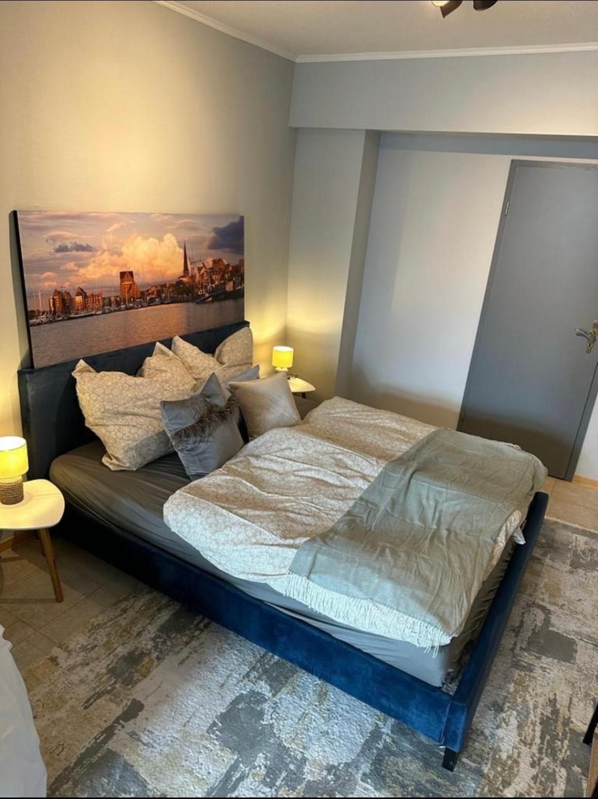 One-Bedroom Apartment photo 1