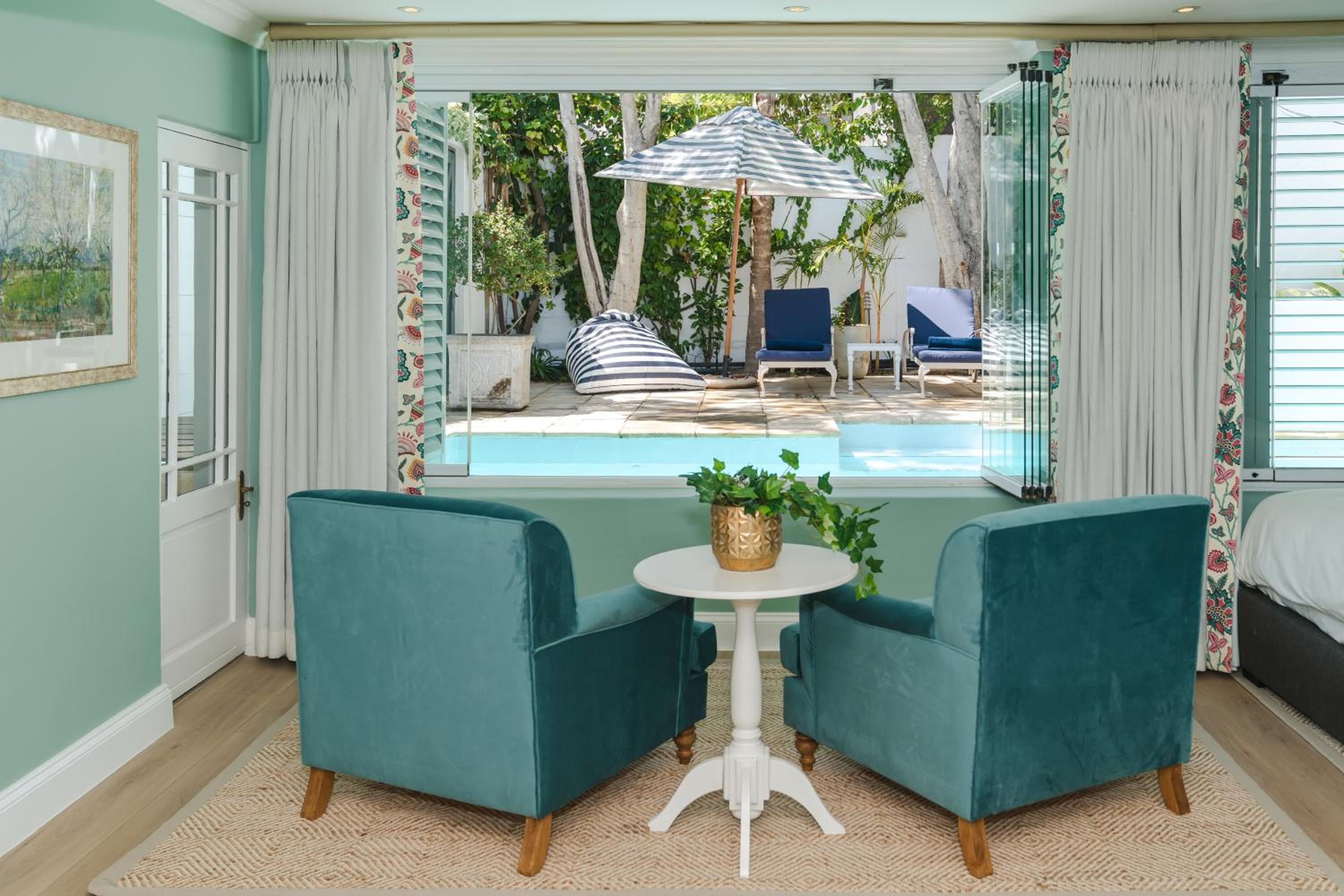 Suite with Private Pool - Photo 8