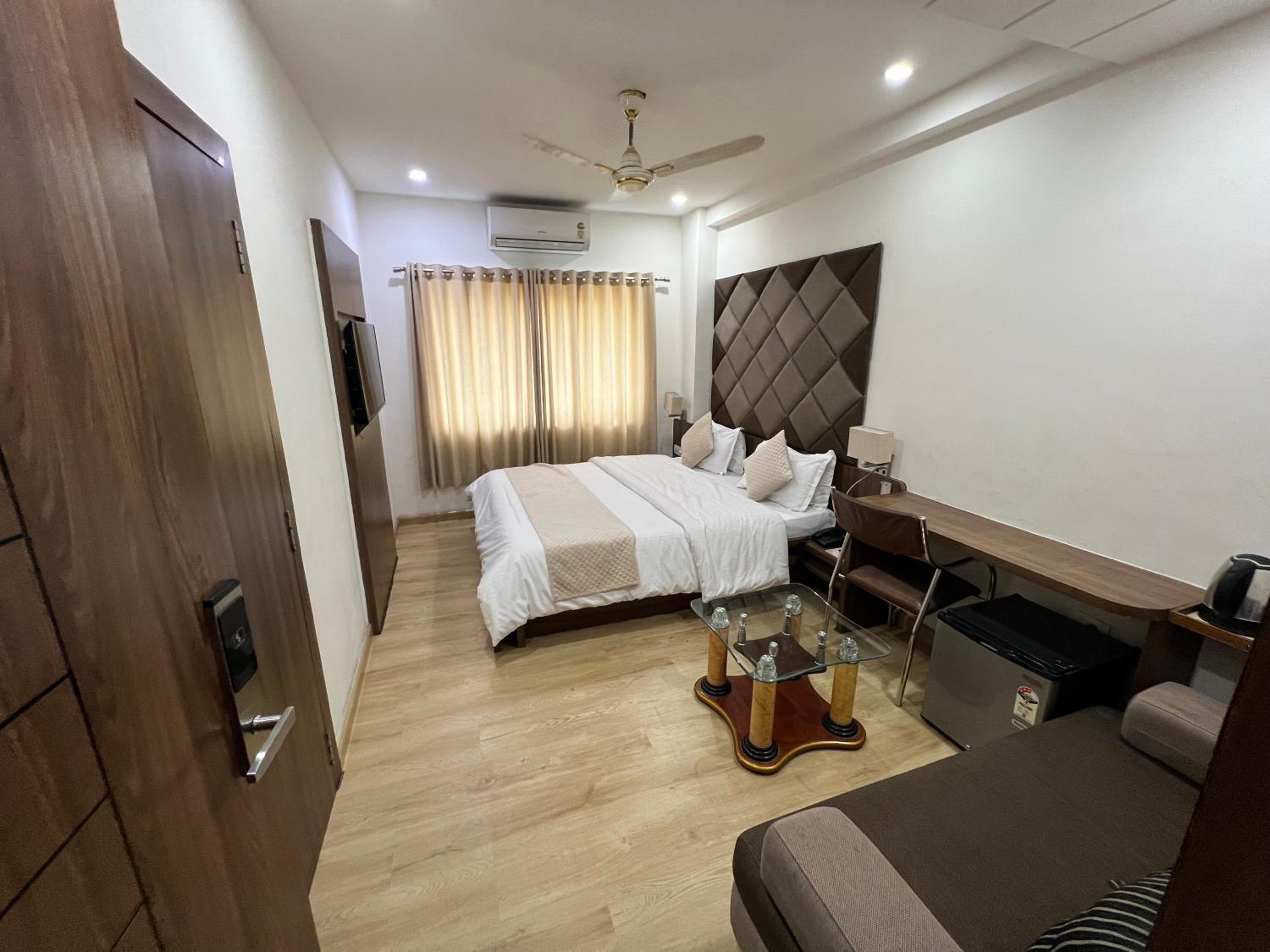 Club Double or Twin Room photo 2