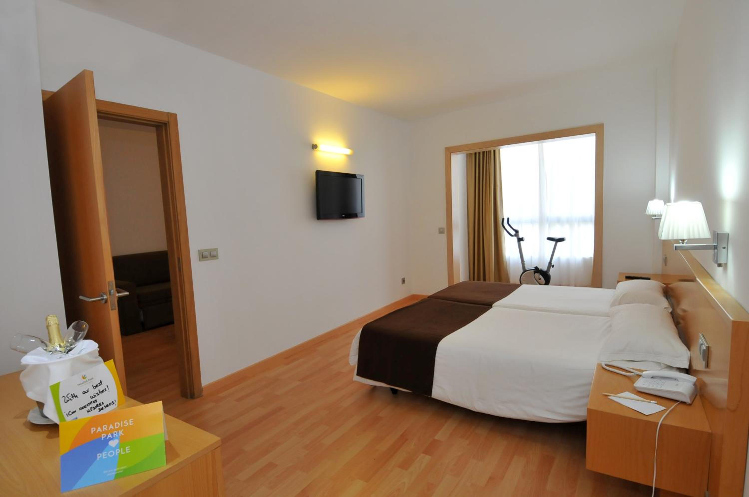 Premium Family Room (2 adults + 2 children) photo 2