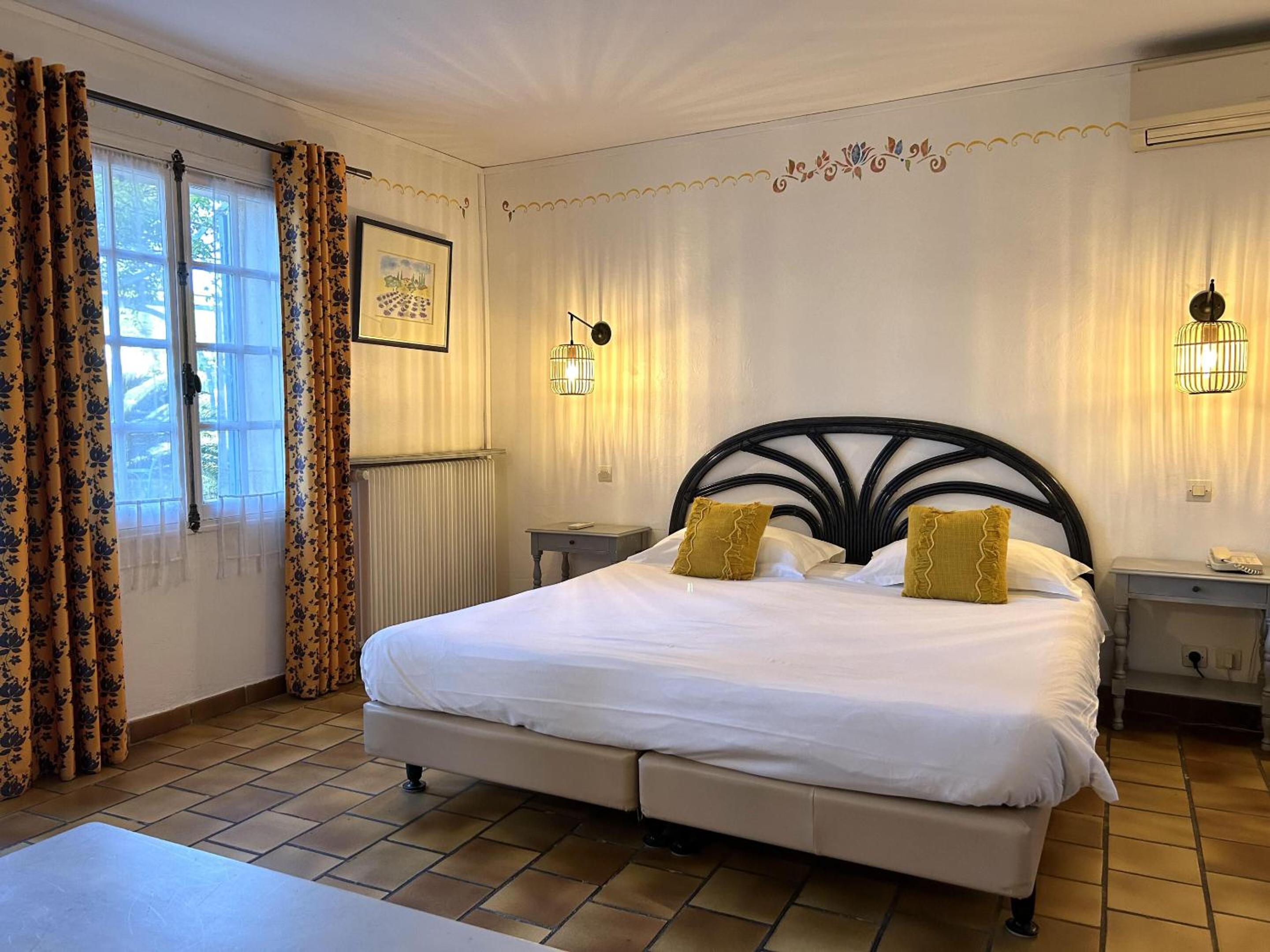 Standard Double Room - Photo 1