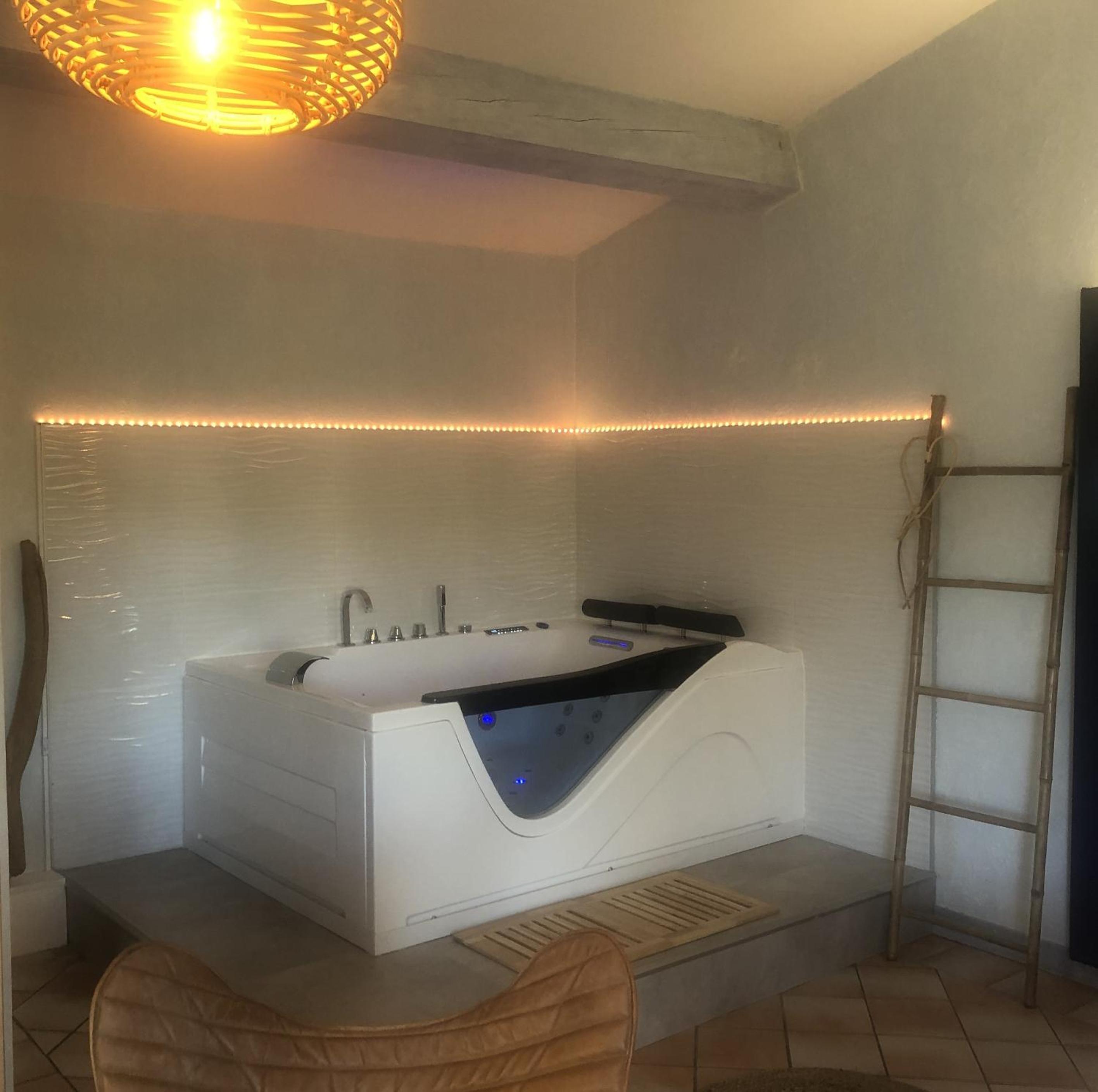 Deluxe Double Room - Photo 3