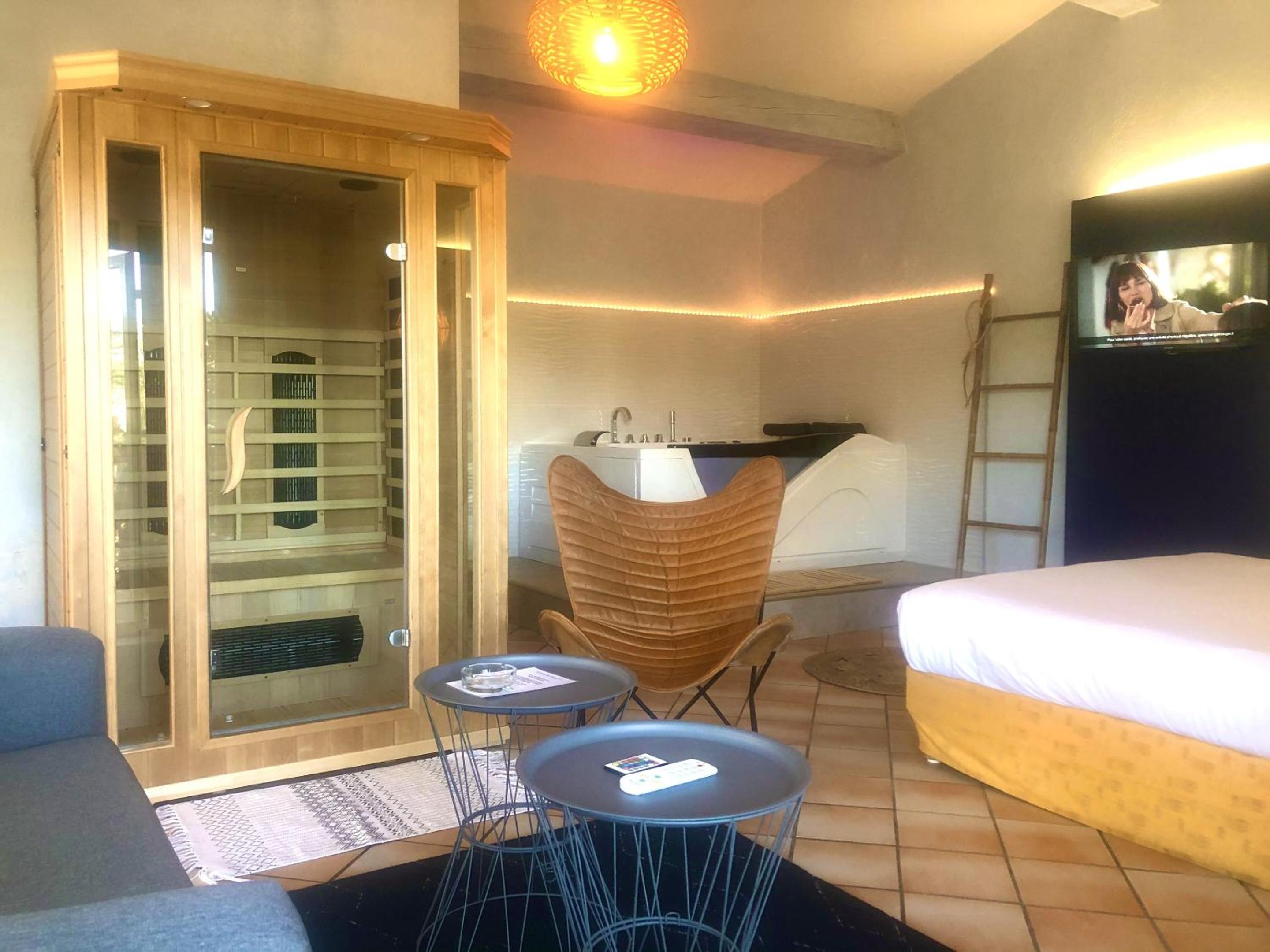 Deluxe Double Room - Photo 2