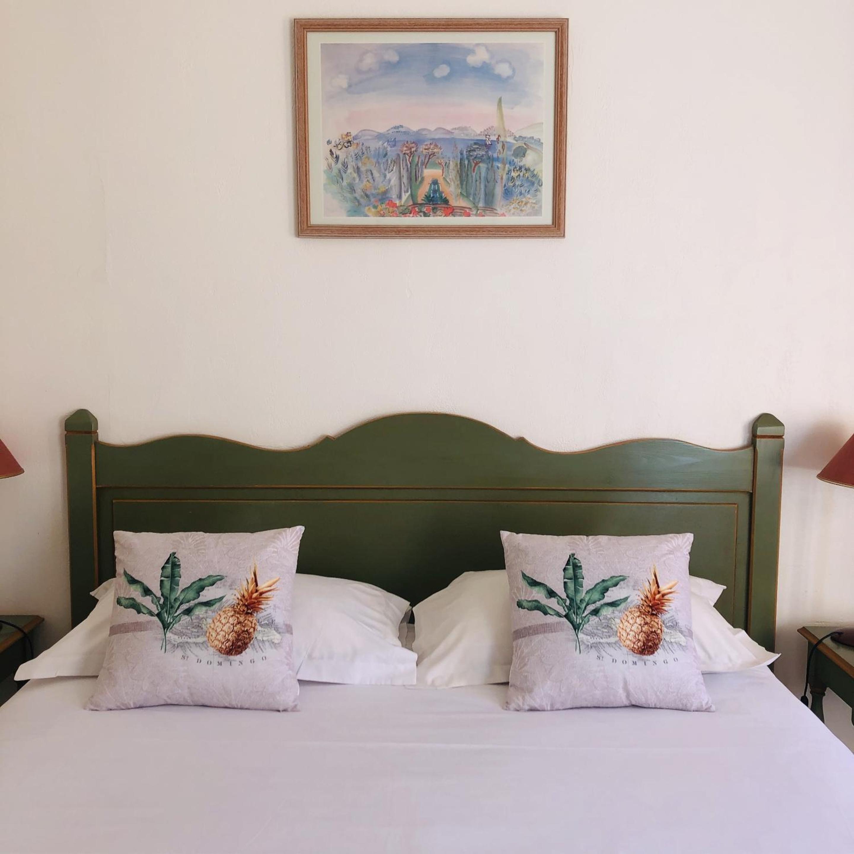 Double Room with Pool View - Photo 6