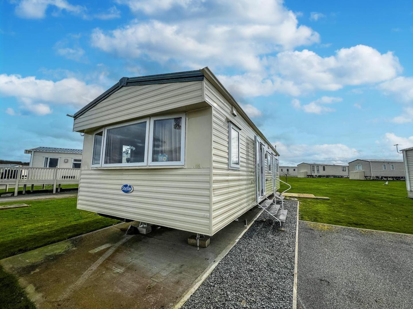 Mobile Home photo 3