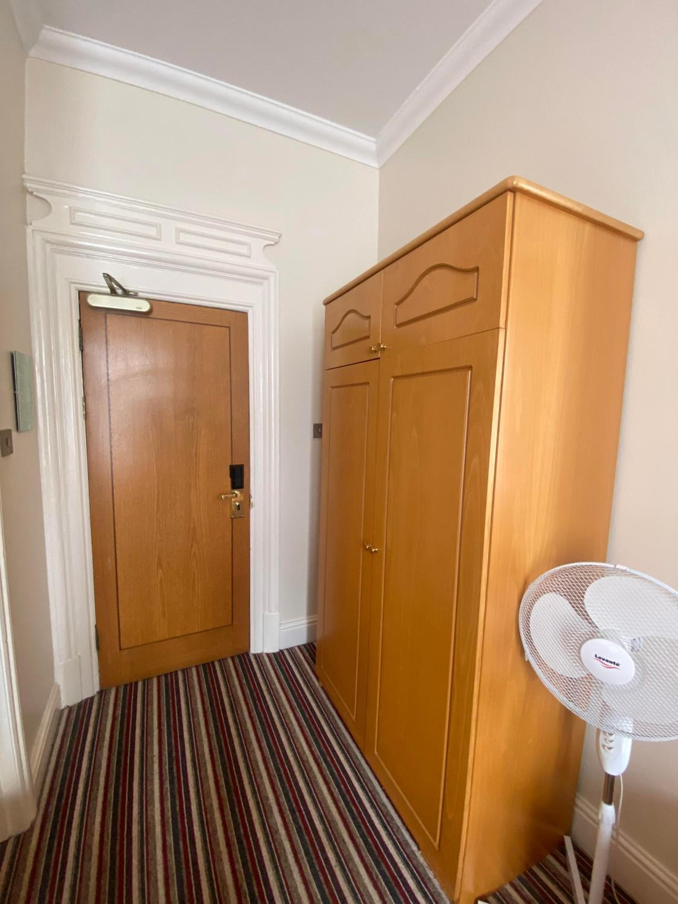 Double Room - Photo 5