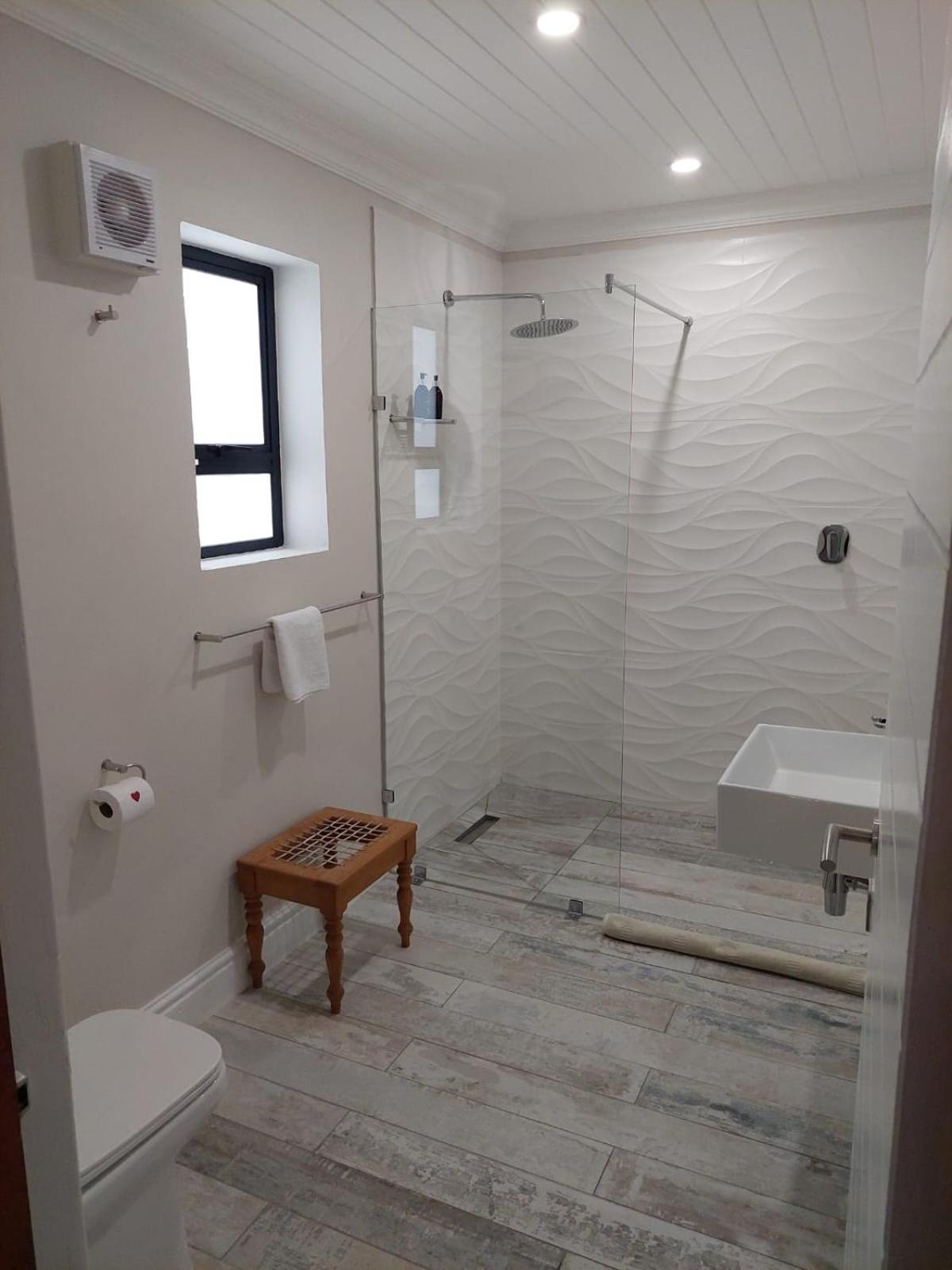 Standard Queen Room - Photo 2