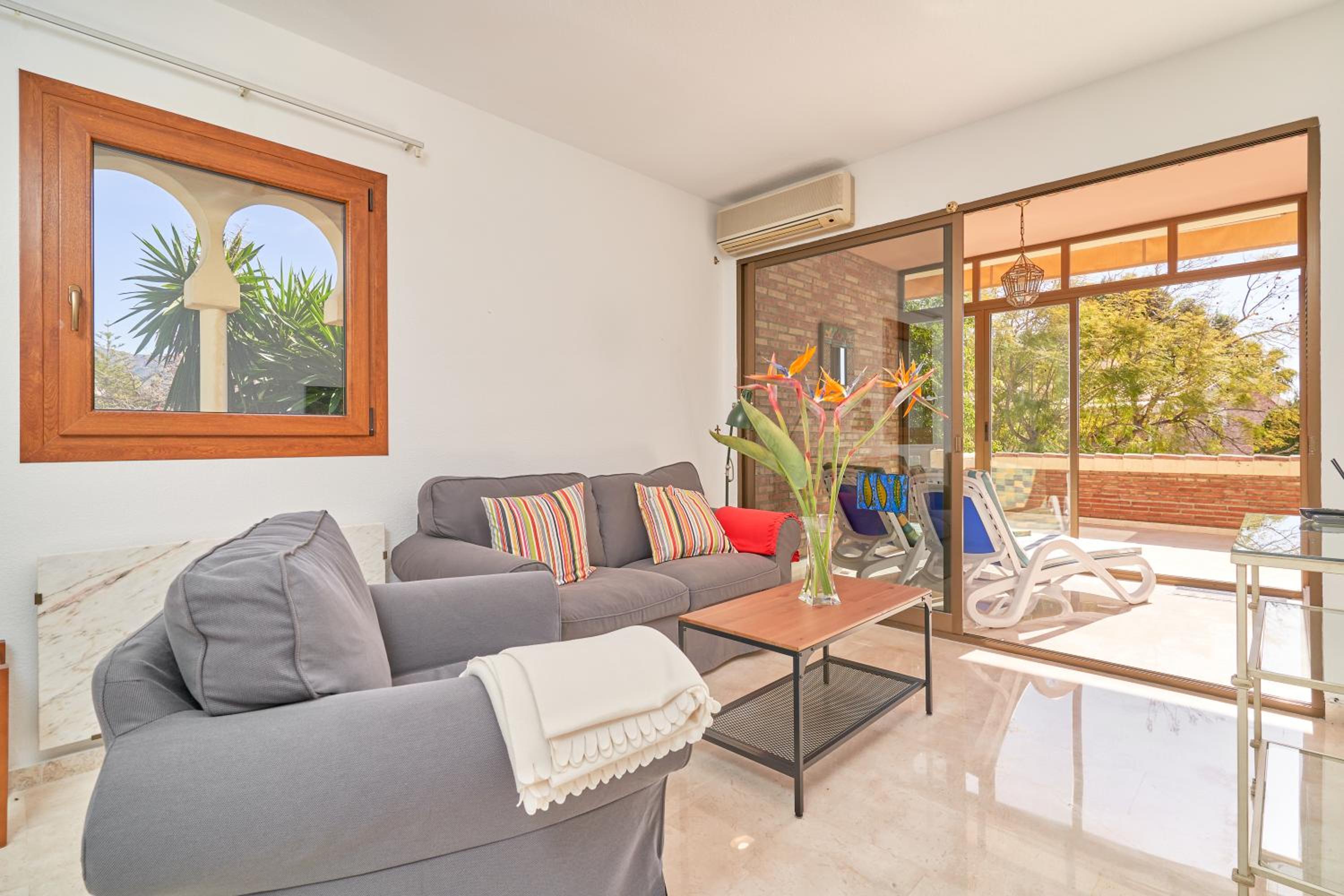 Two-Bedroom Deluxe Apartment with Ocean View photo 3