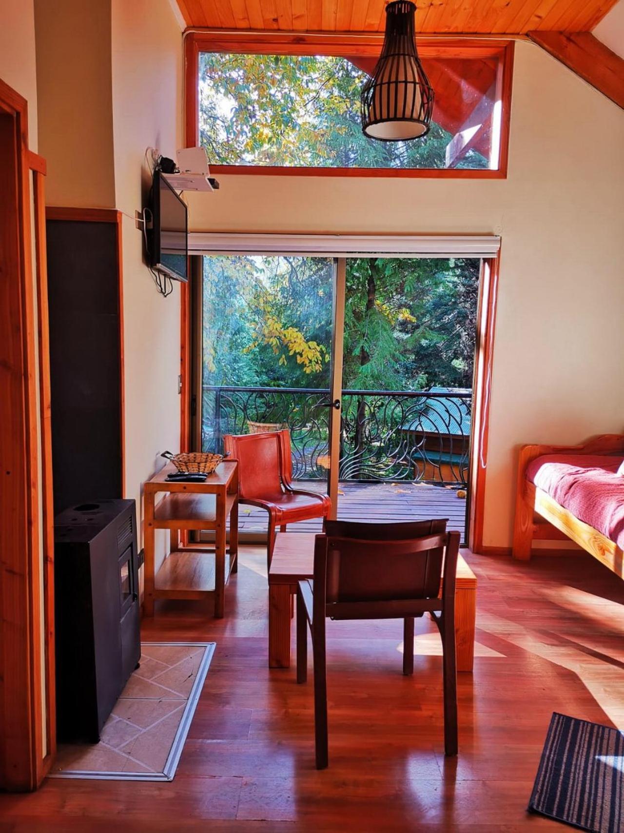 One-Bedroom House photo 1