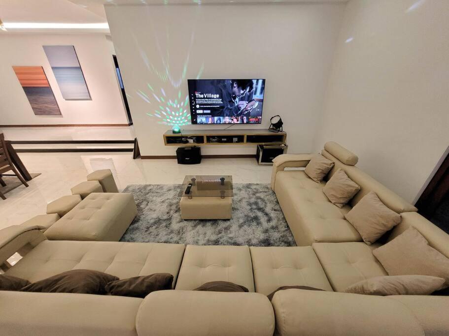 Villa photo 2