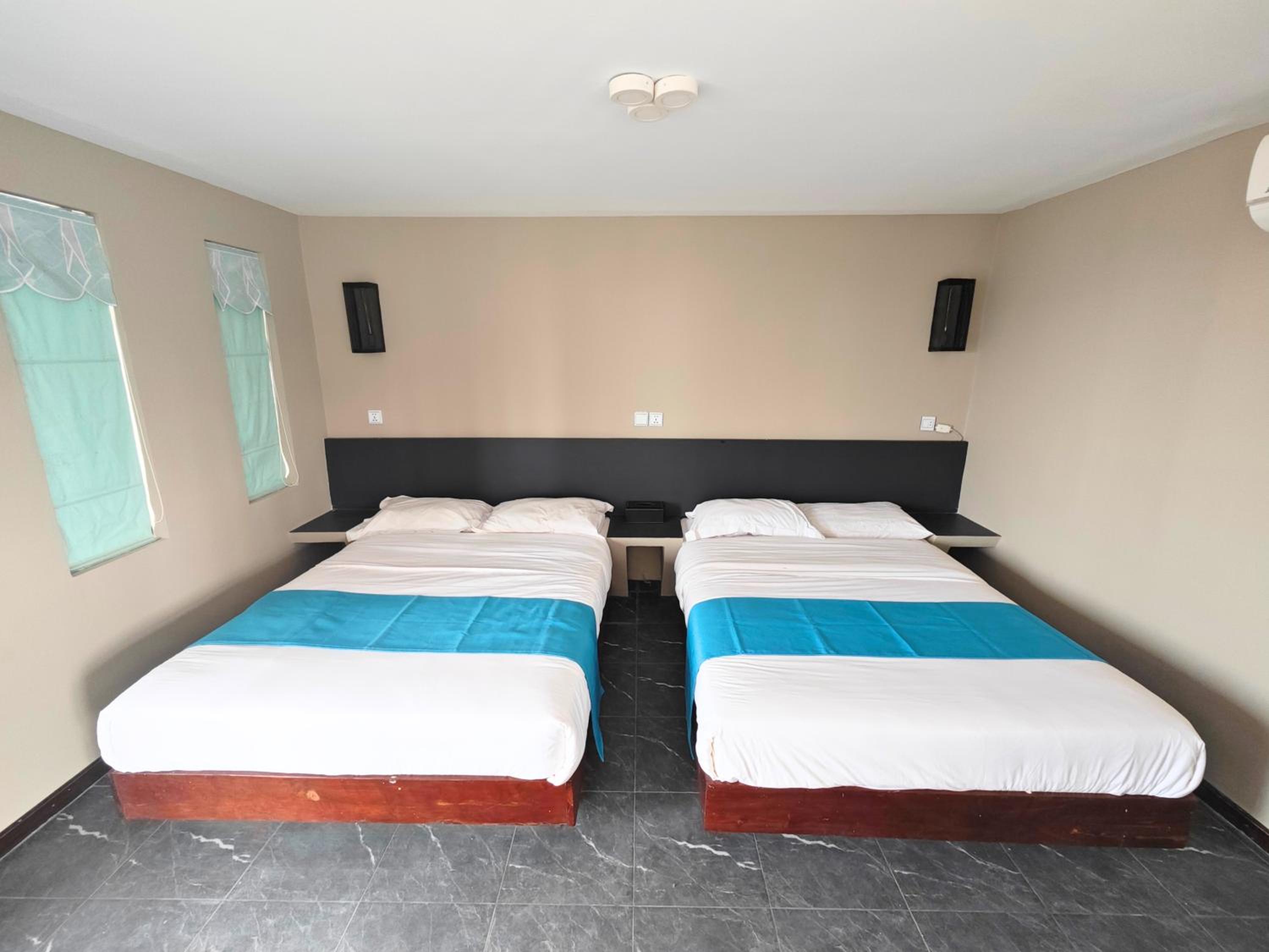 Superior Double Room With Two Double Beds