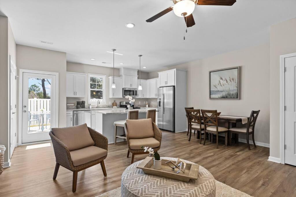 Three-Bedroom House photo 2