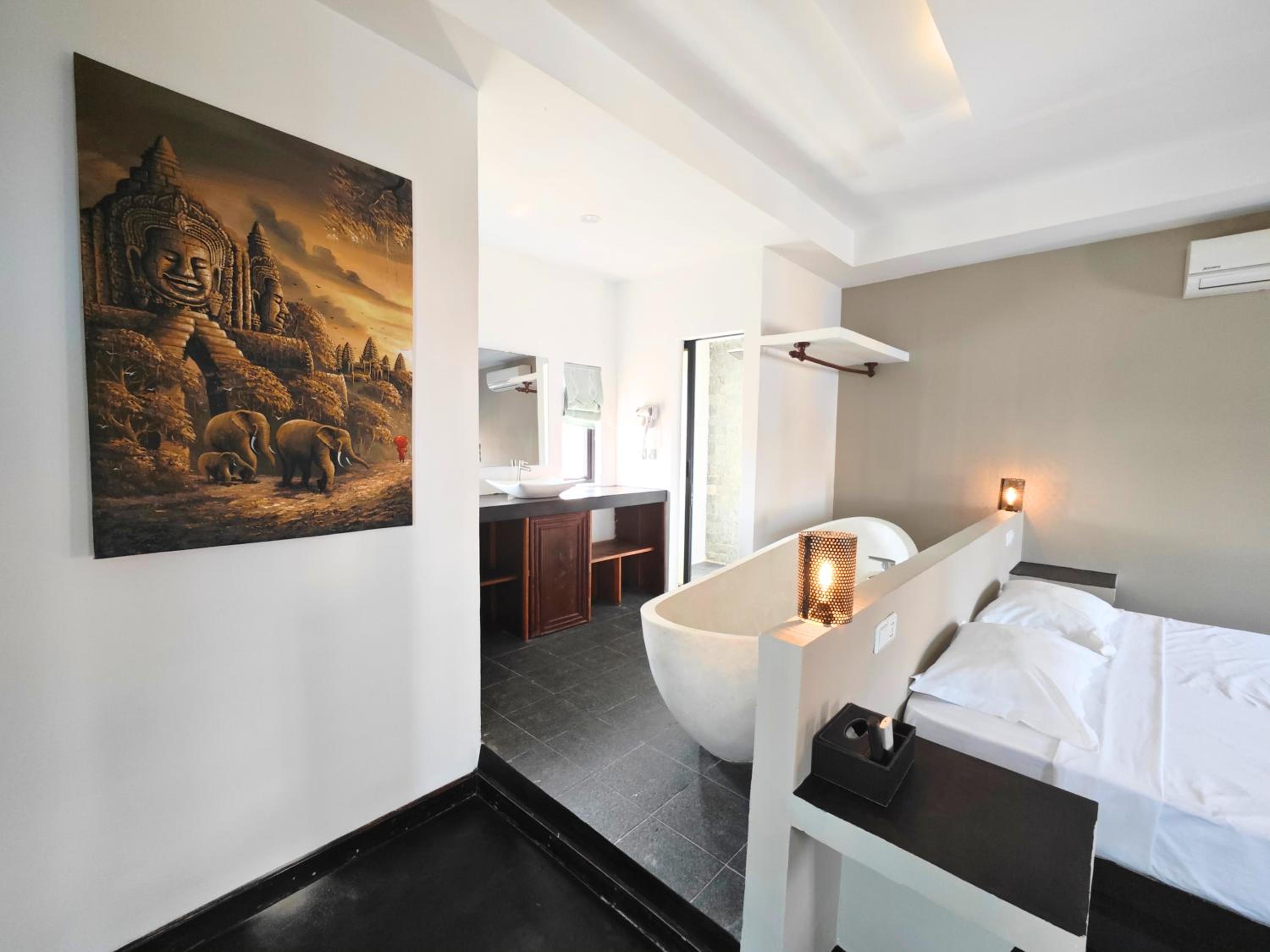 Deluxe King Room