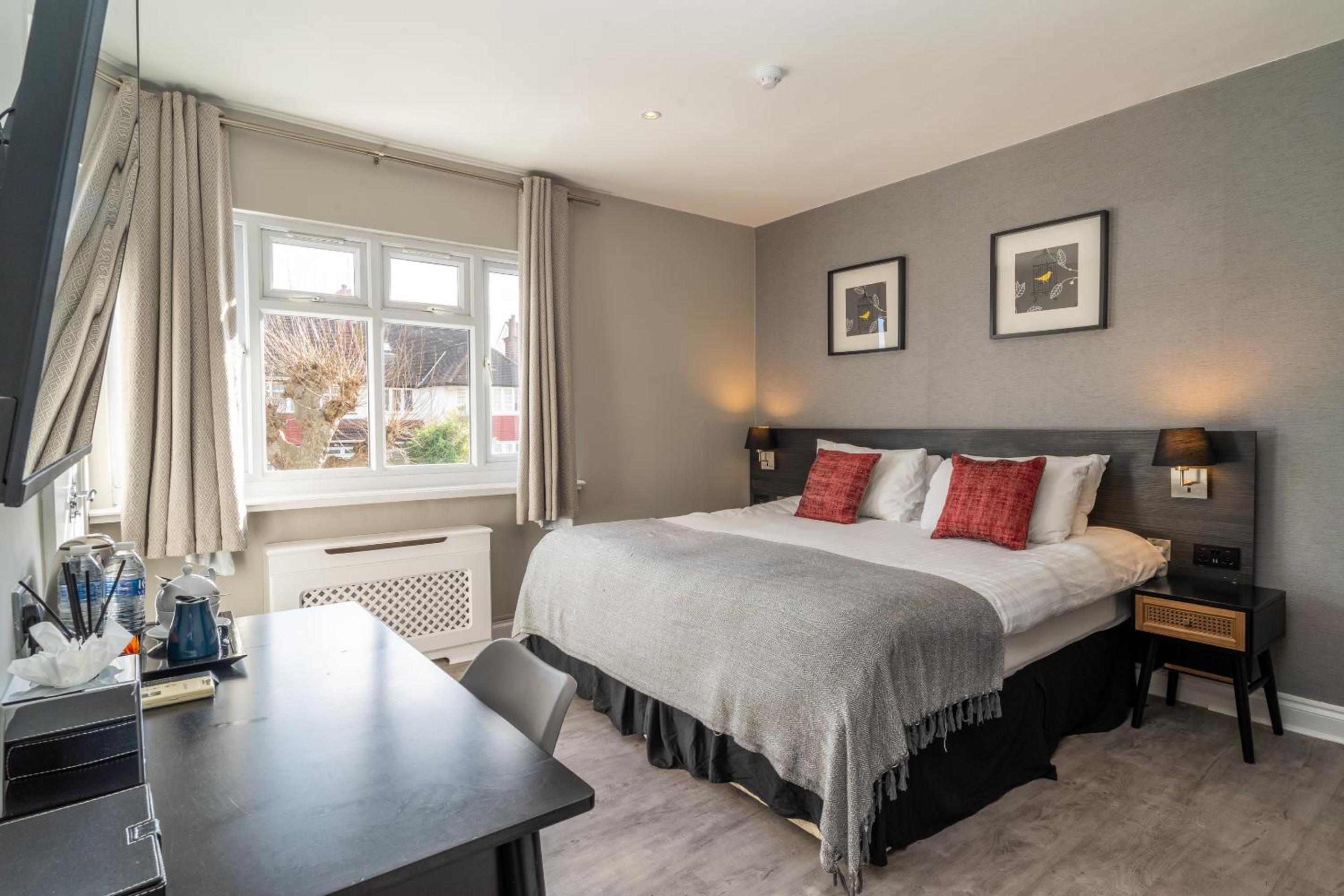 Standard Double or Twin Room photo 1