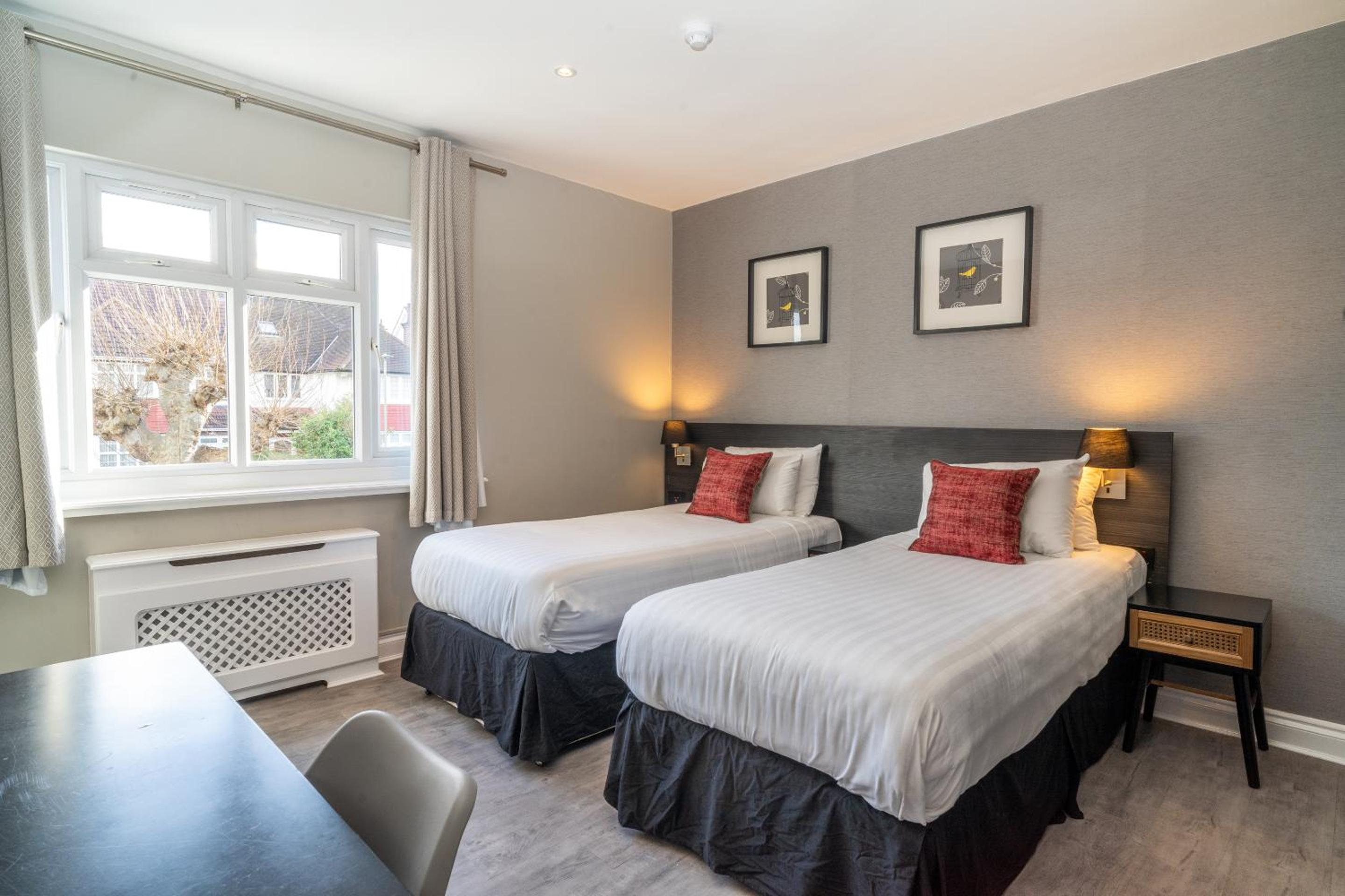 Standard Double or Twin Room photo 3