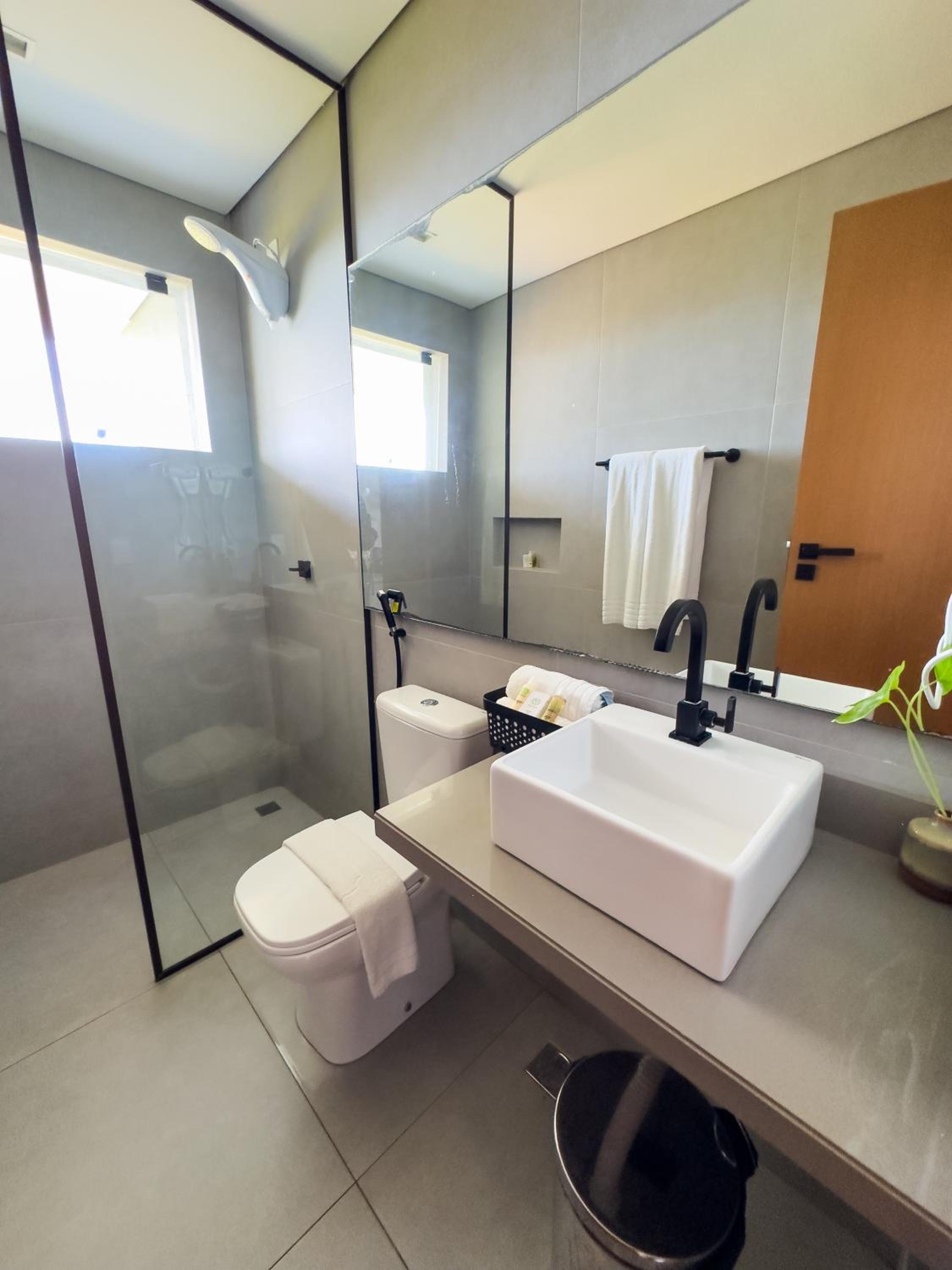 Deluxe Double or Twin Room with Sea View - Photo 8