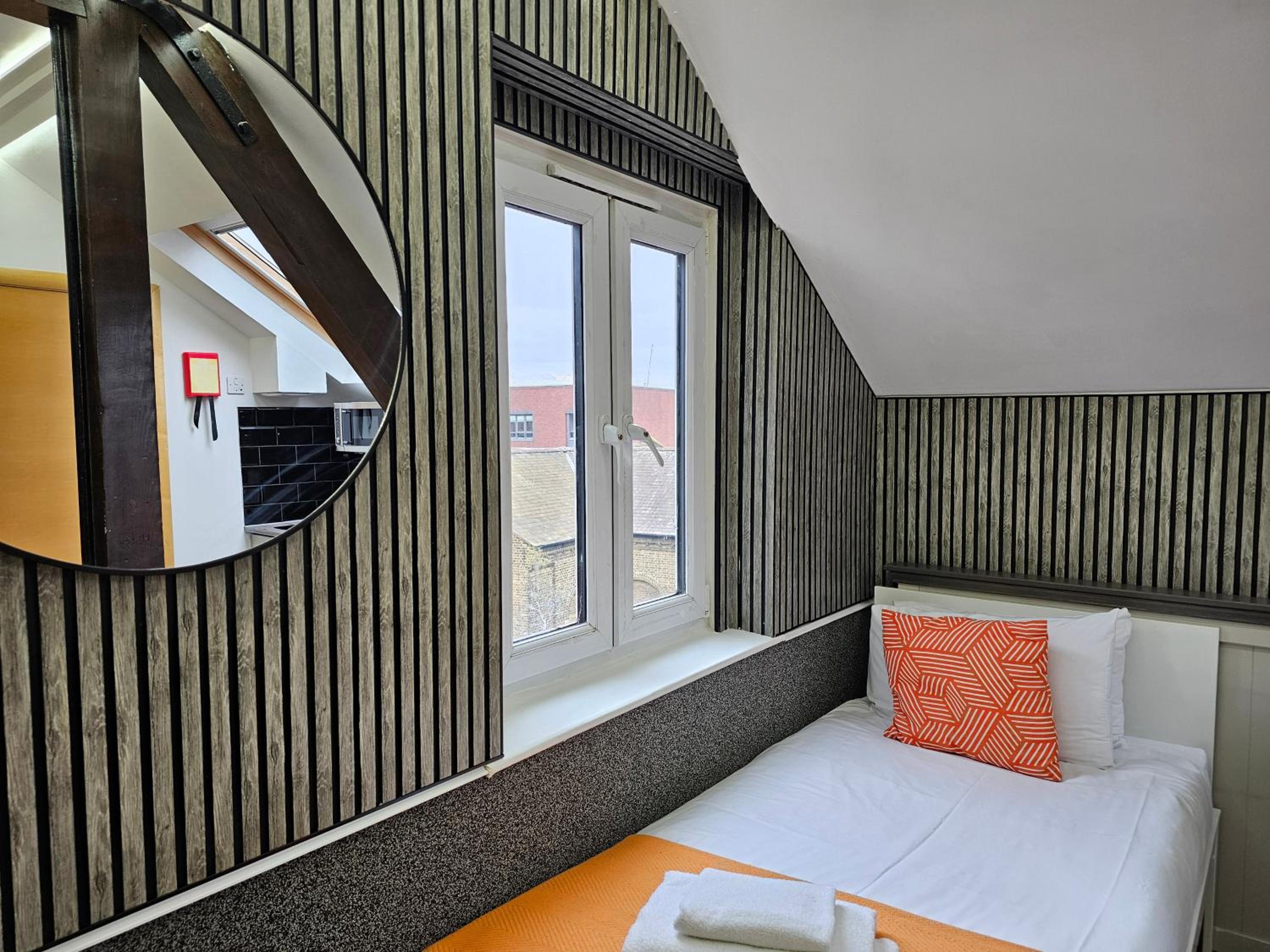 Single Room photo 2