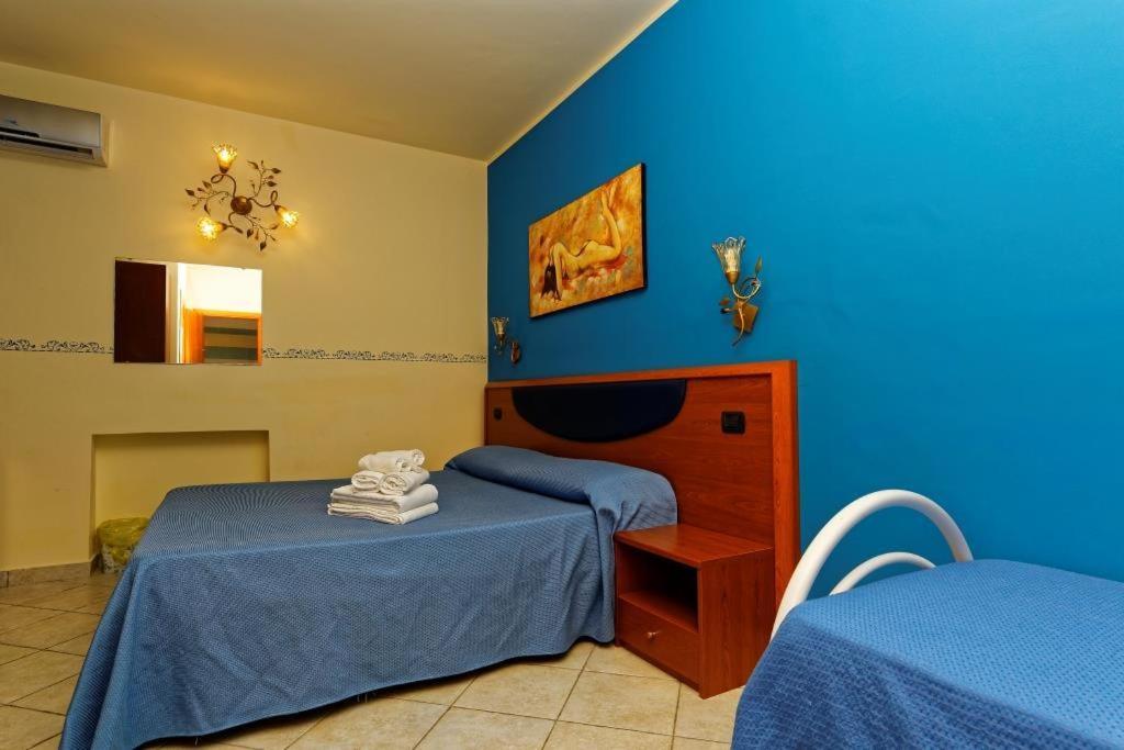 Standard Double or Twin Room photo 3