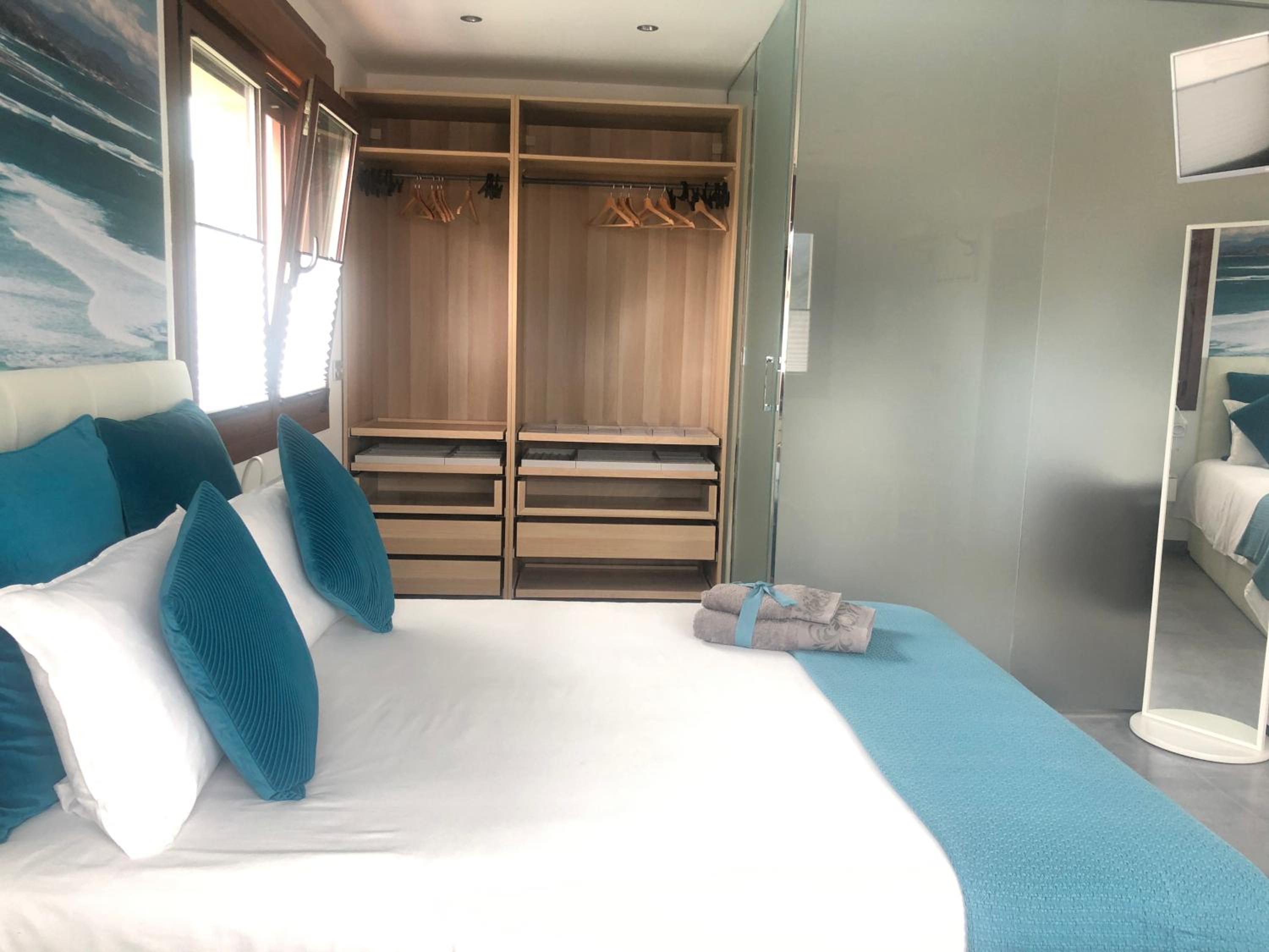 Double Room with Private Bathroom - Photo 5