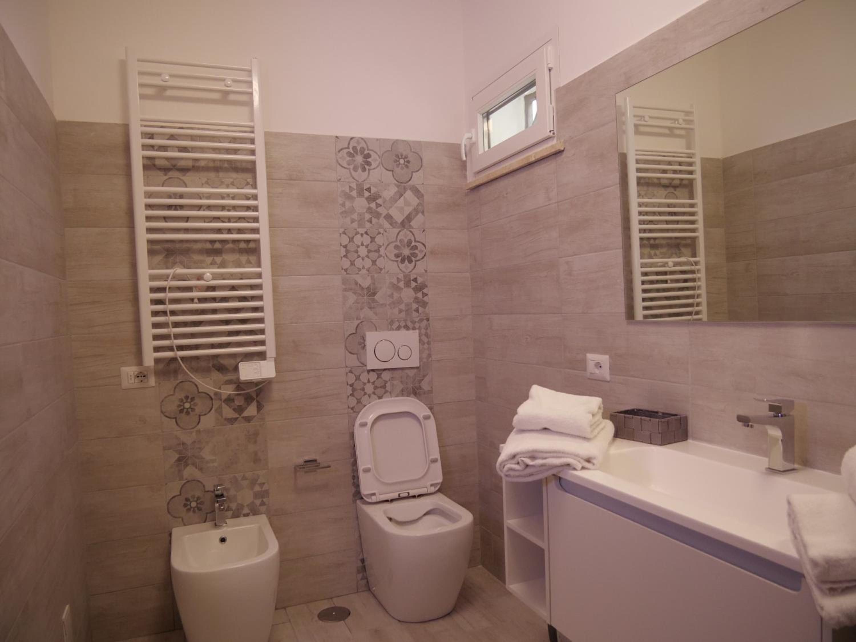 Double Room with Private Bathroom photo 2