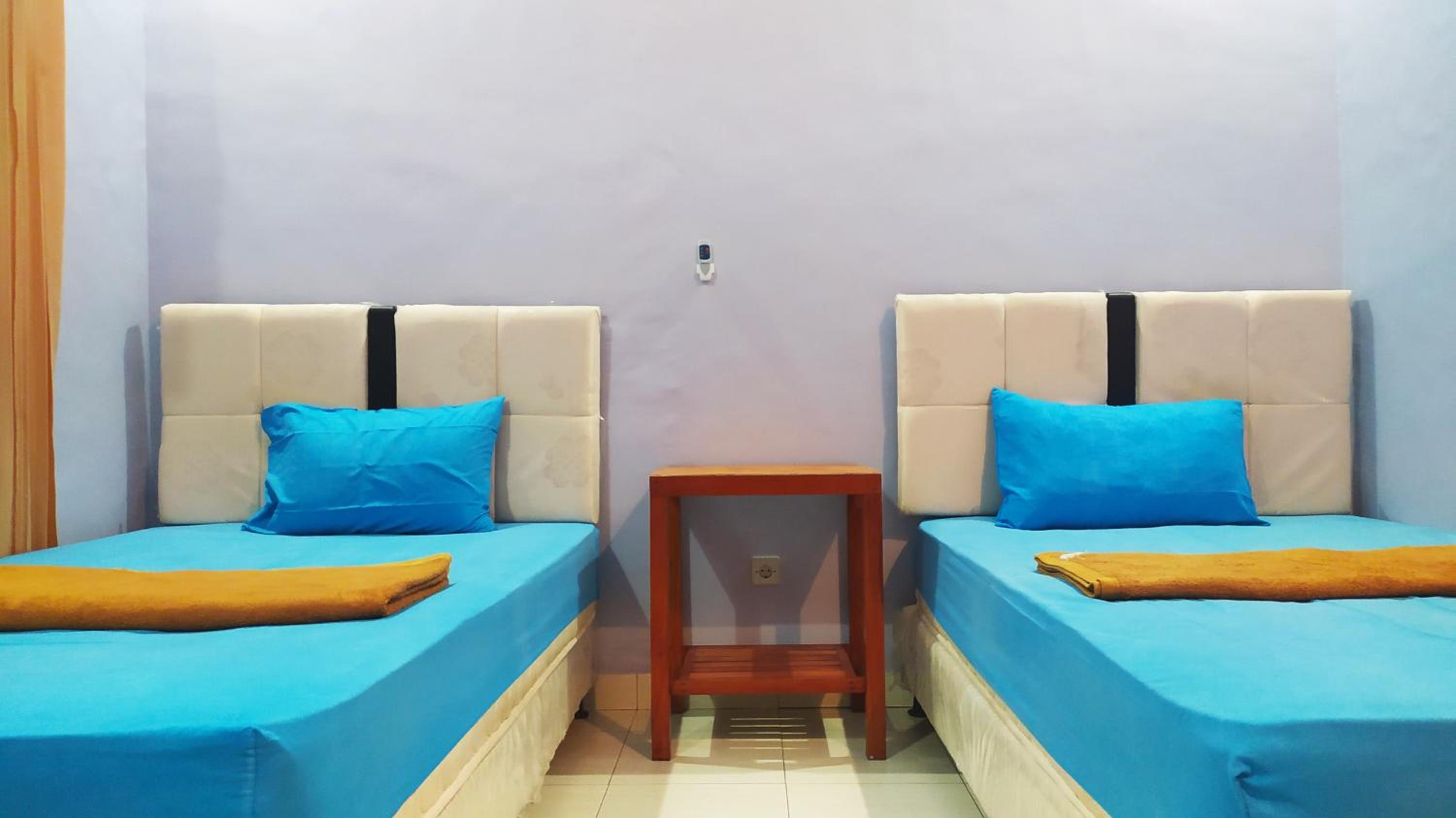 Standard Twin Room - Photo 7