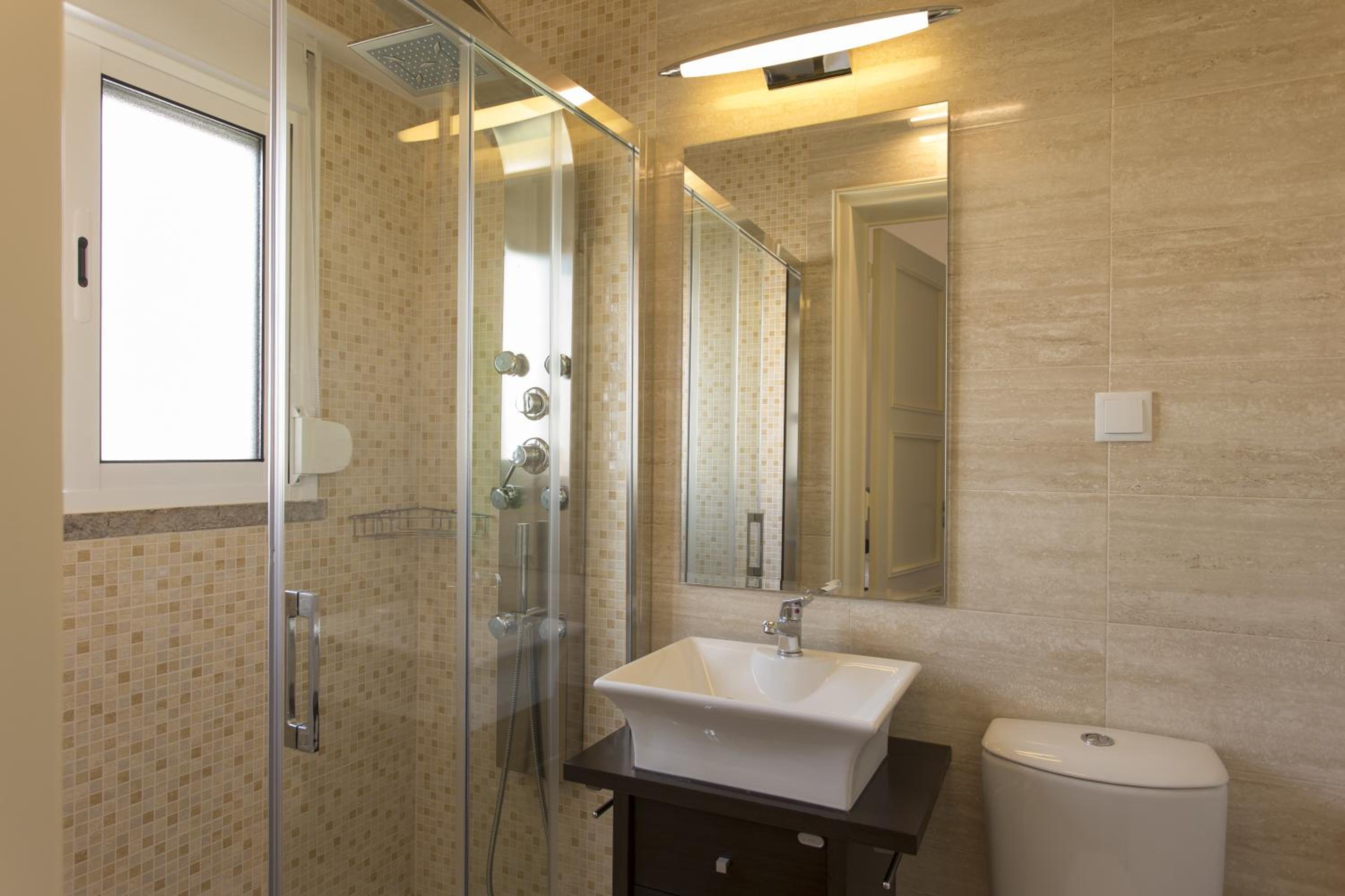 Double Room with Private Bathroom photo 3