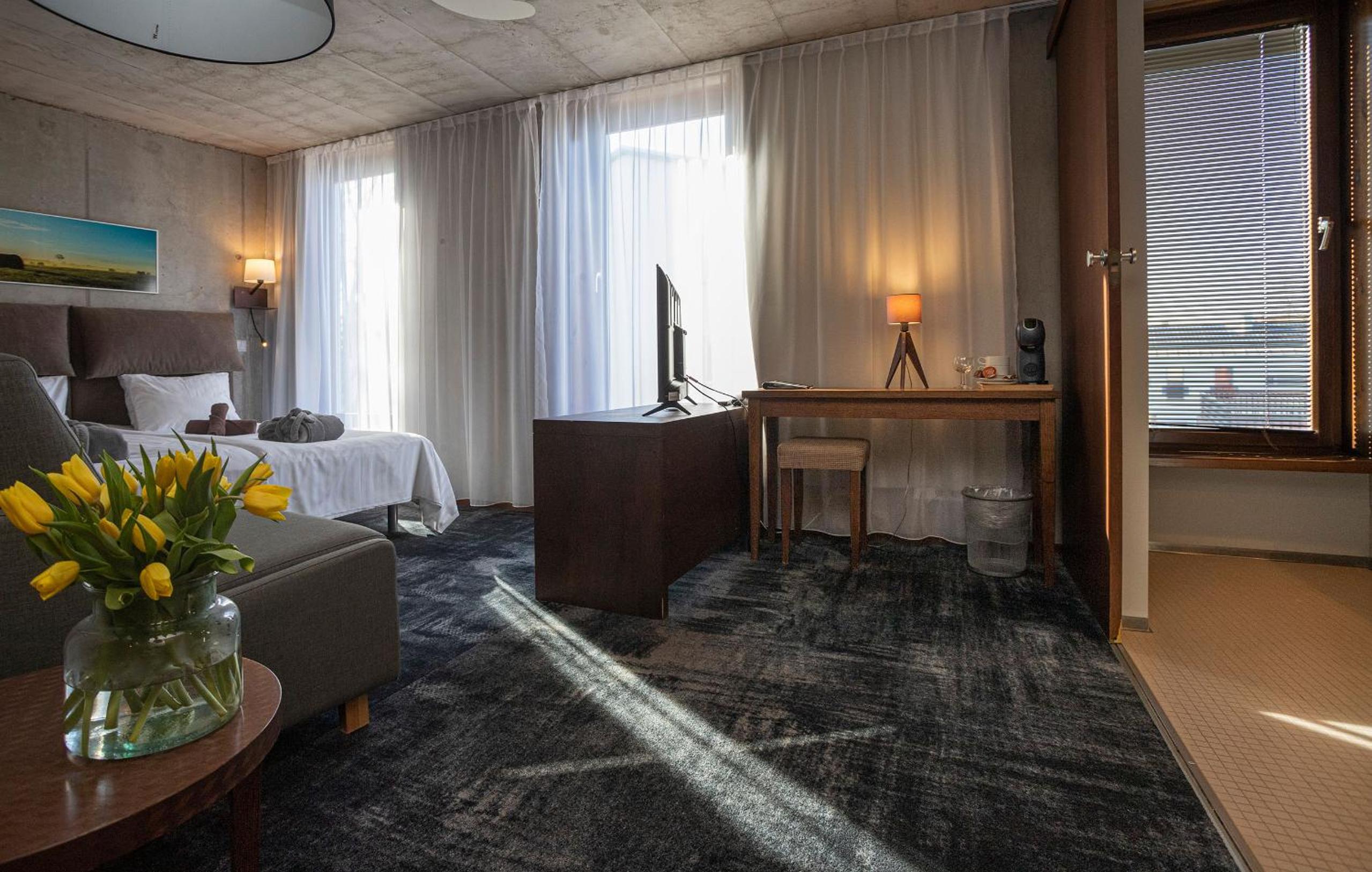 Junior Suite with Spa Access photo 2