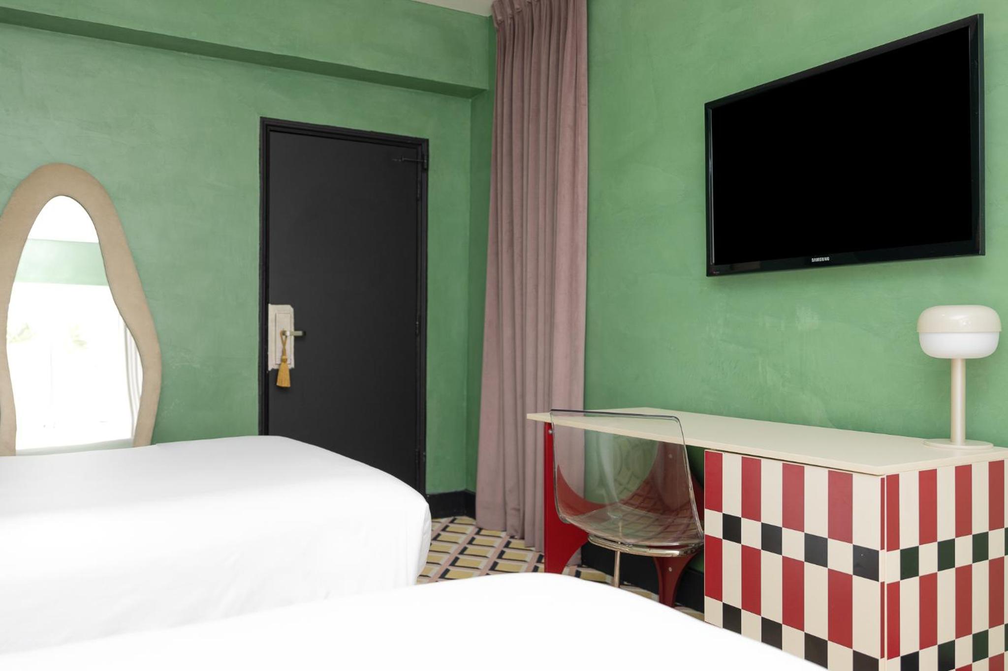 Double Room - Photo 8