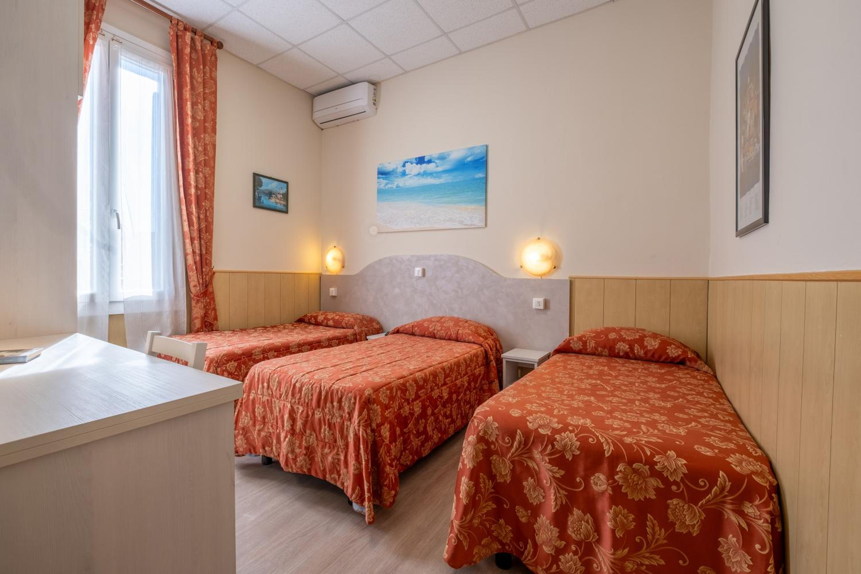 Triple Room - Photo 2