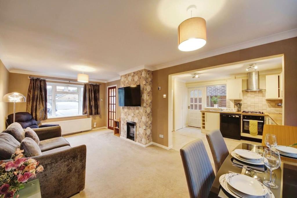 Three-Bedroom House photo 1